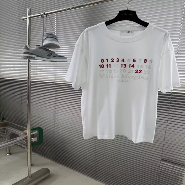 메종마르지엘라 넘버 자수 포인트 반소매 티셔츠