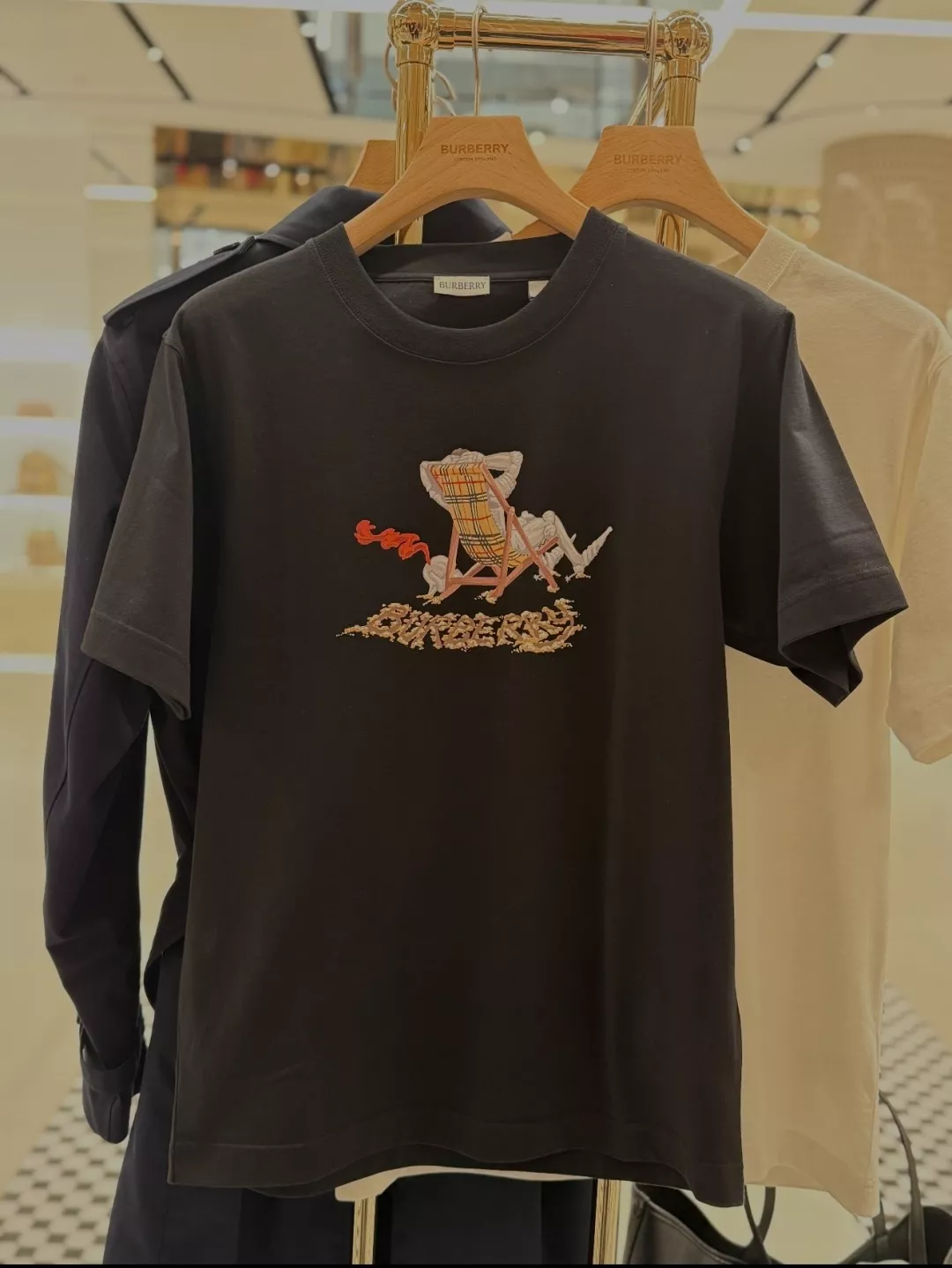 버버리 해변 의자 그래픽 라운드 반팔 상세 이미지 18
