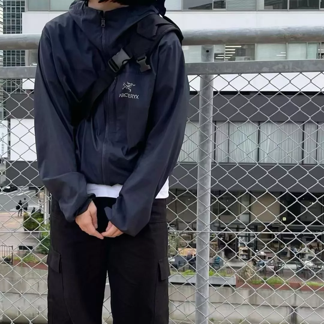 아크테릭스 경량 후드 바람막이 재킷 상세 이미지 12