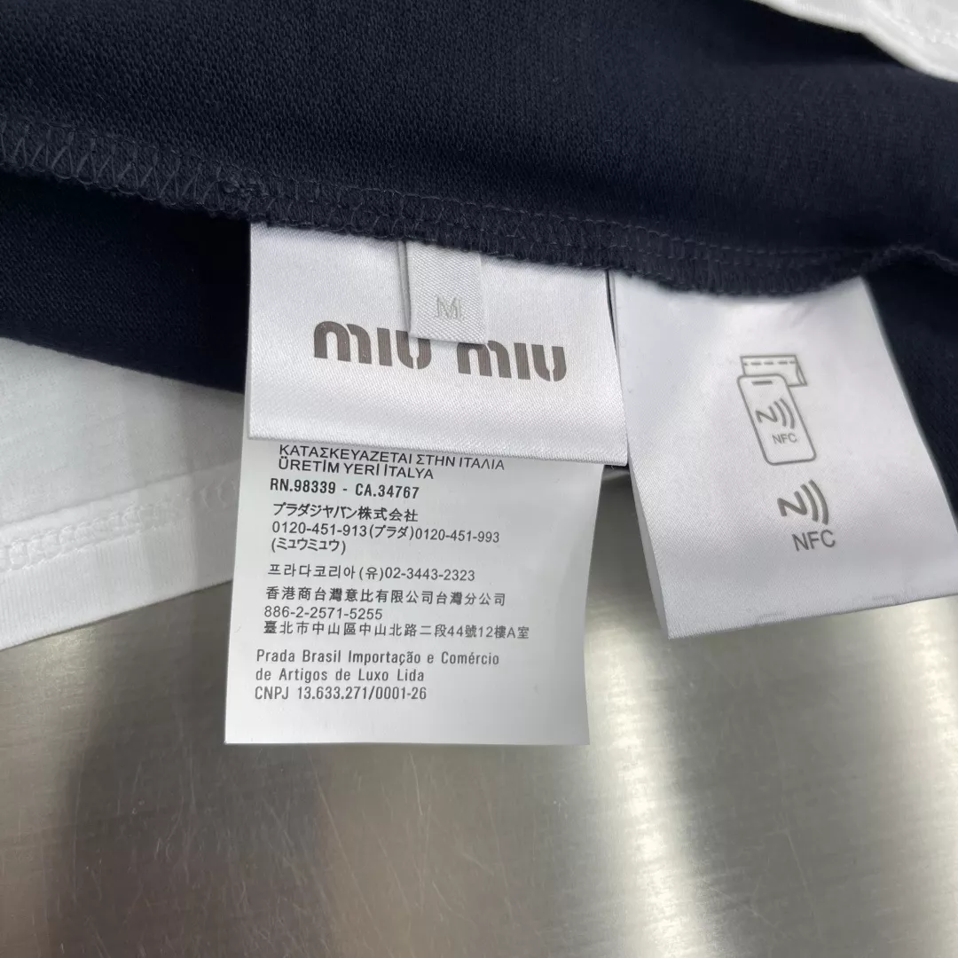 미우미우 클래식 로고 자수 배색 폴로 상의 상세 이미지 7