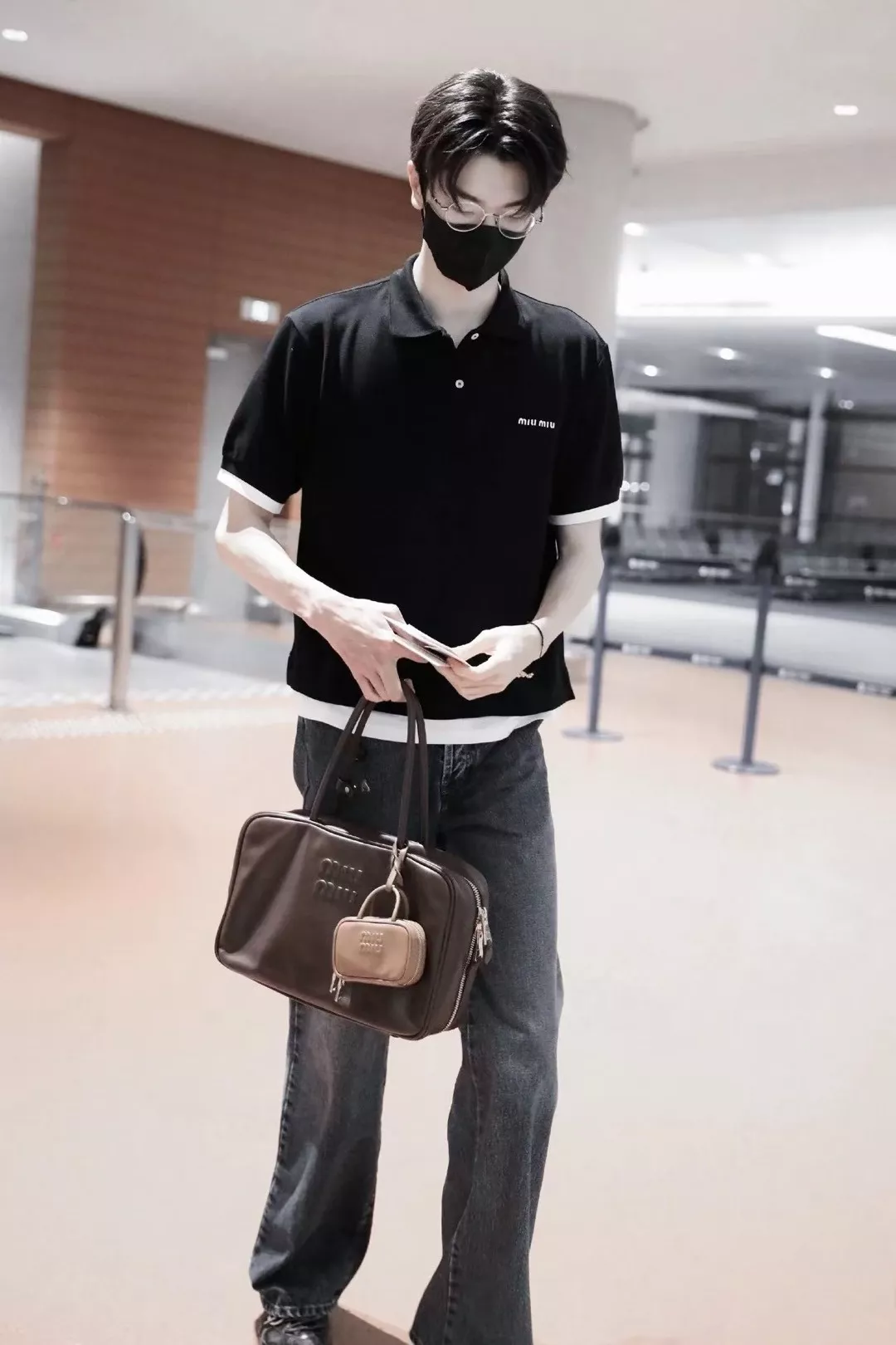 미우미우 클래식 로고 자수 배색 폴로 상의 상세 이미지 11