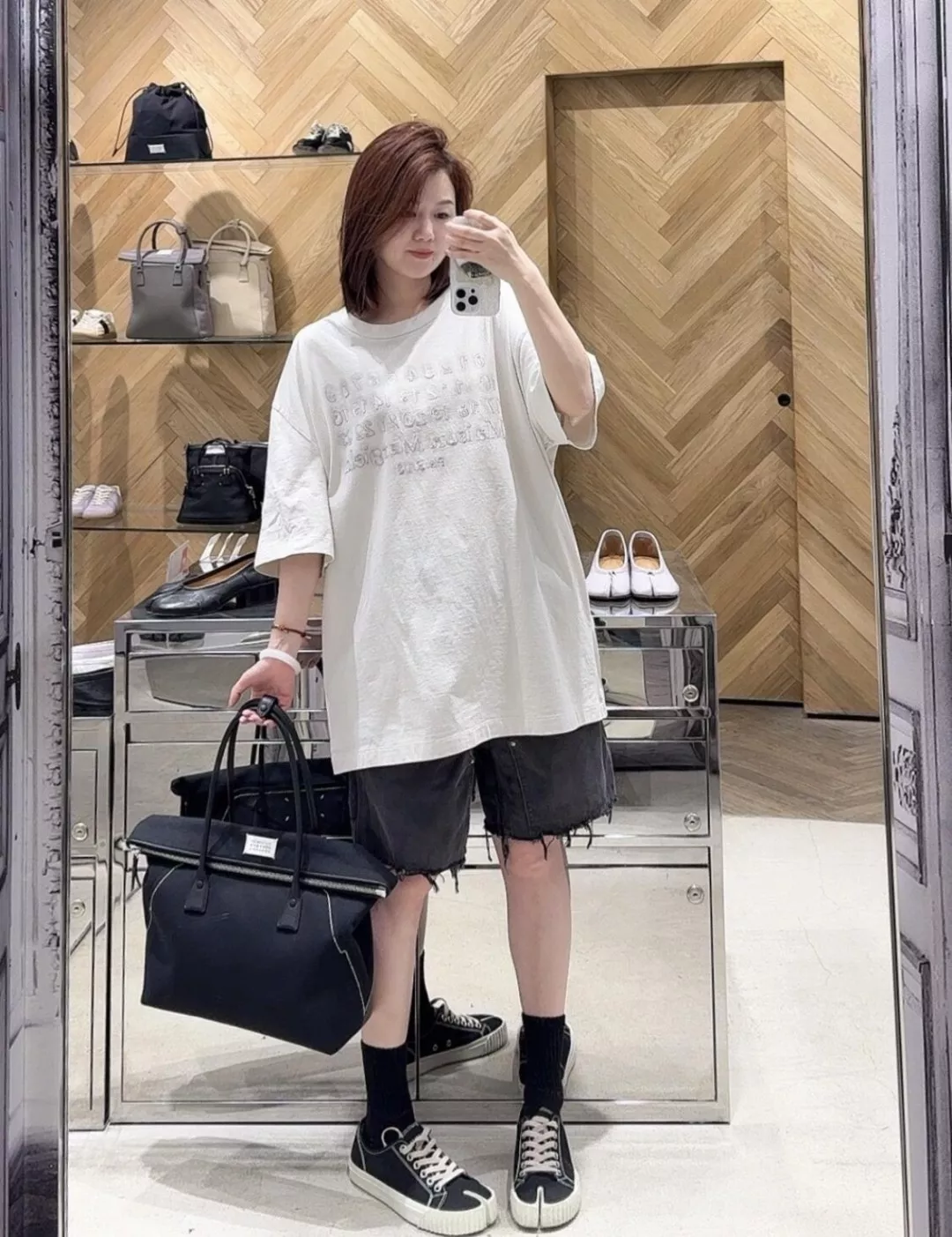 메종마르지엘라 미완성 자수 프린팅 반소매 티셔츠 상세 이미지 16