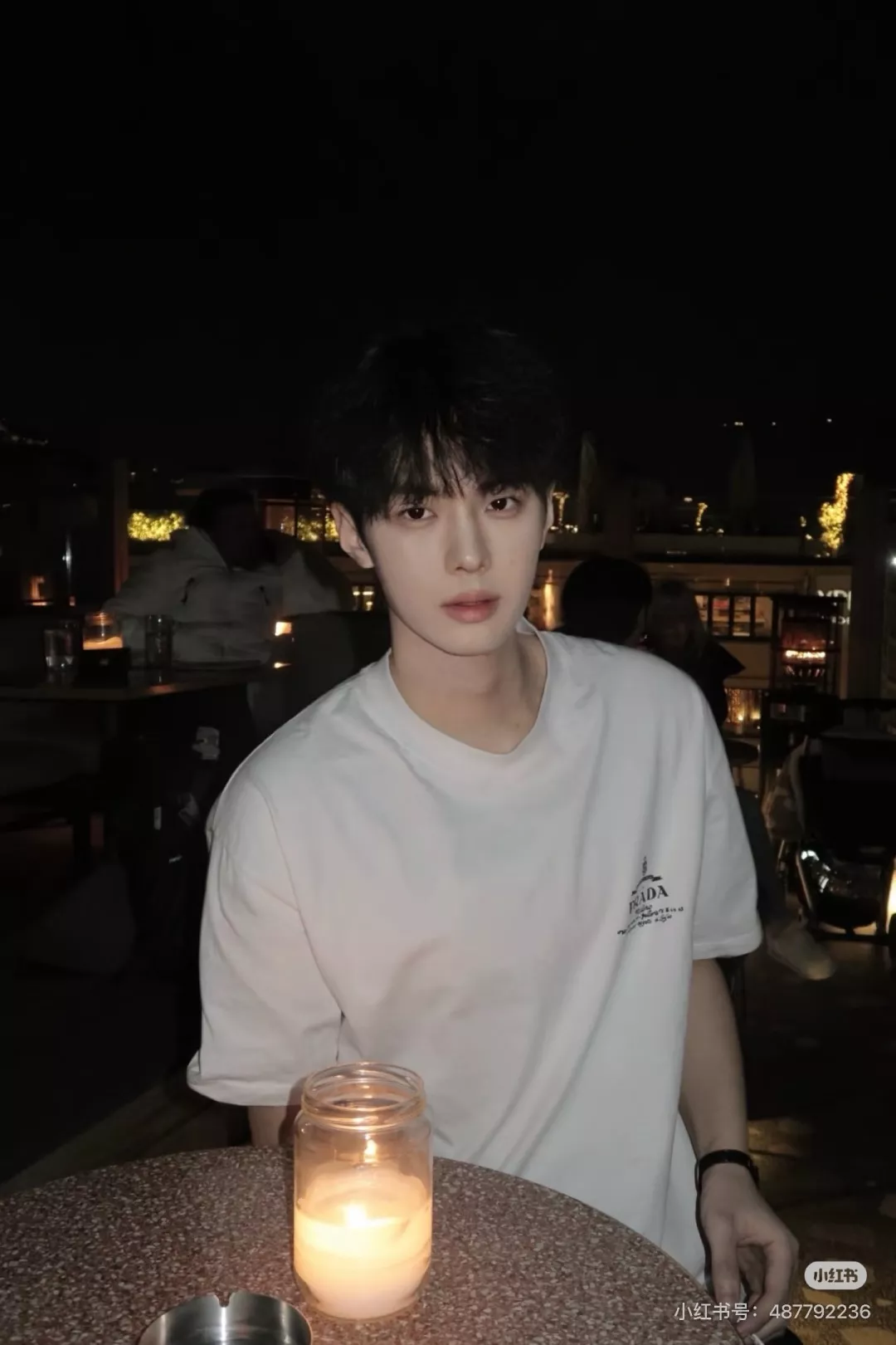 프라다 로고 프린트 라운드넥 반소매 티셔츠 상세 이미지 19