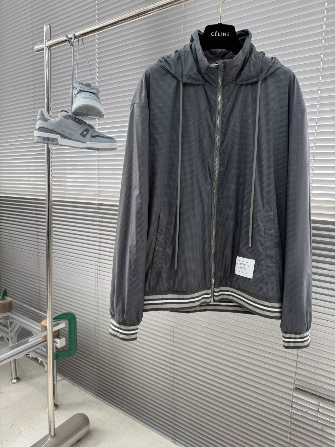 톰브라운 배색 밴딩 후드 집업 재킷 상세 이미지 1