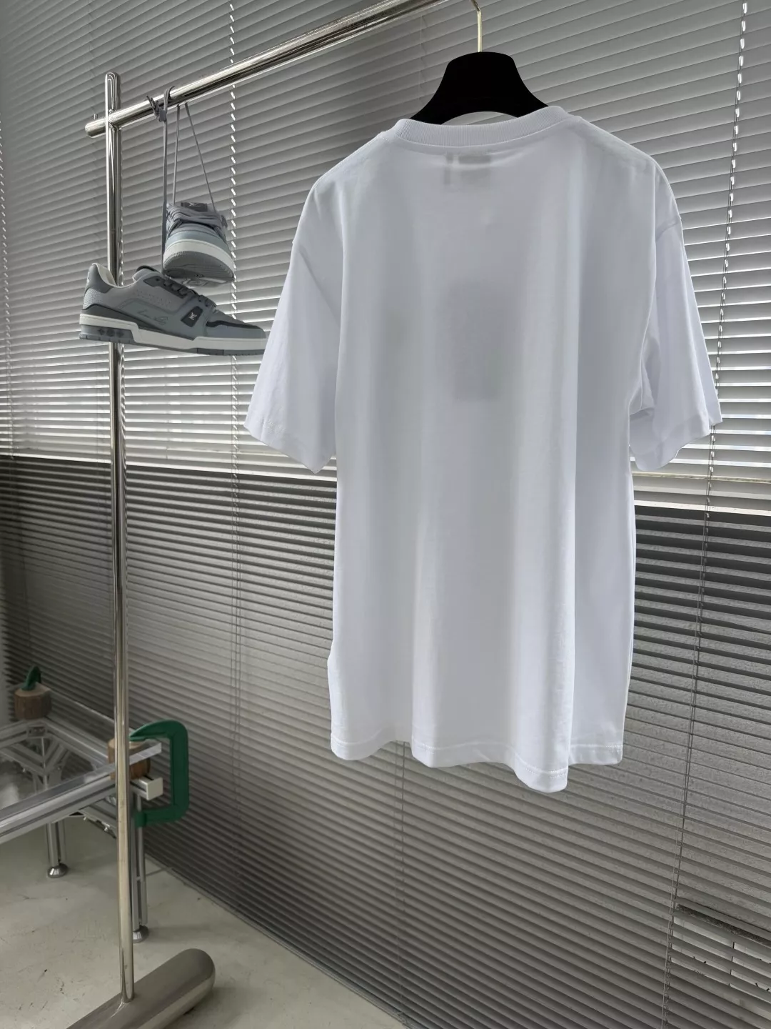 디올 고양이 자수 로고 반소매 티셔츠 상세 이미지 9