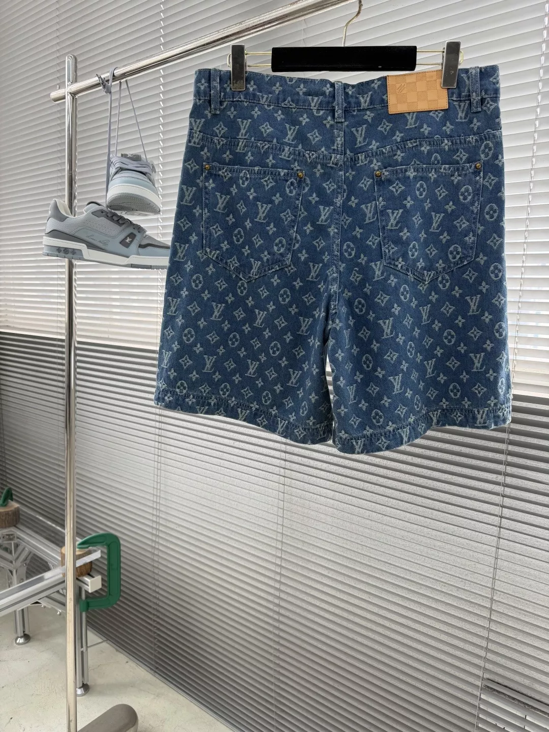 루이비통 모노그램 데님 쇼트 팬츠 상세 이미지 9