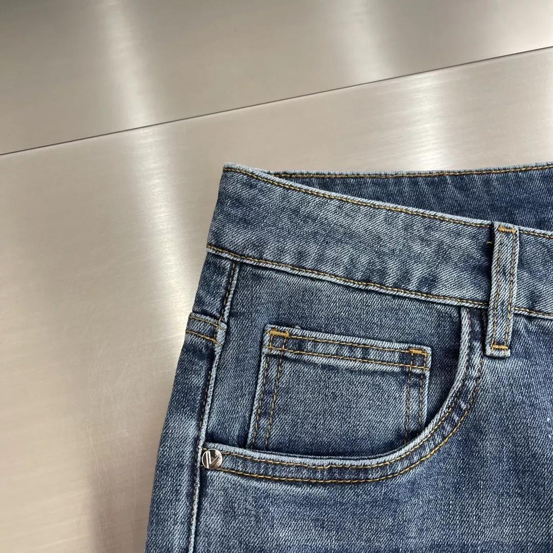 발렌티노 워시드 스트레이트 데님 팬츠 상세 이미지 5