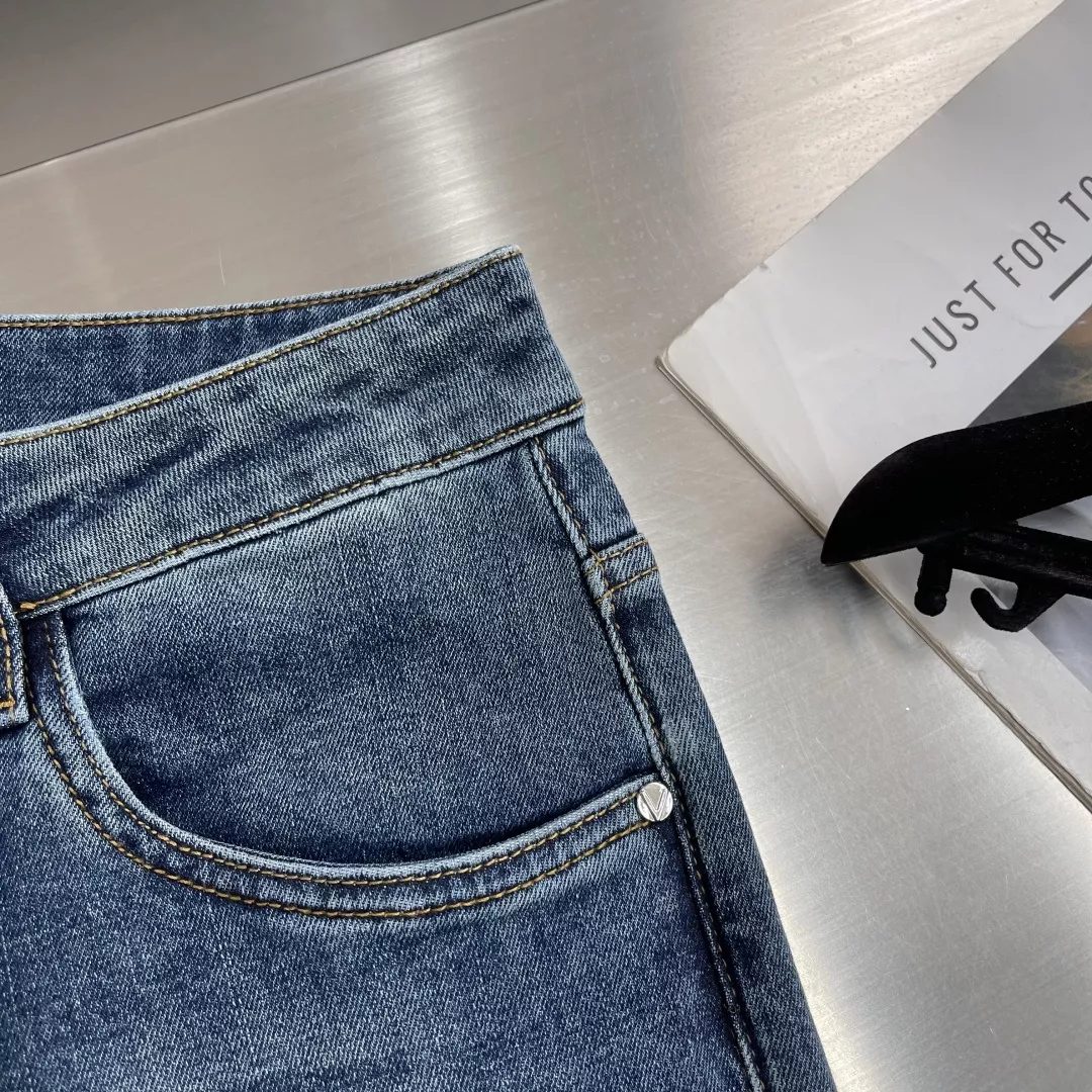 발렌티노 워시드 스트레이트 데님 팬츠 상세 이미지 6