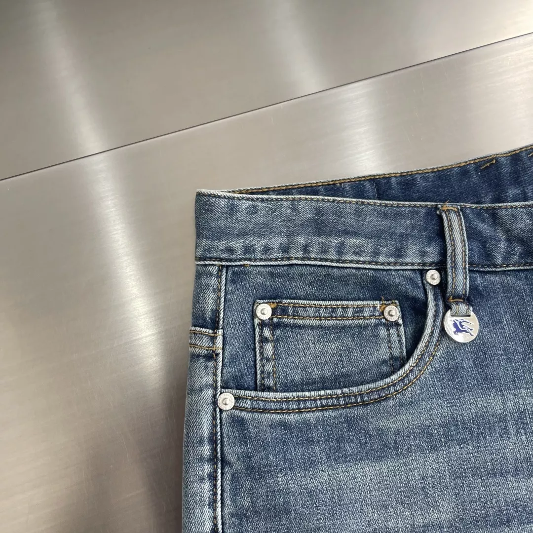 버버리 워싱 데님 팬츠 상세 이미지 4