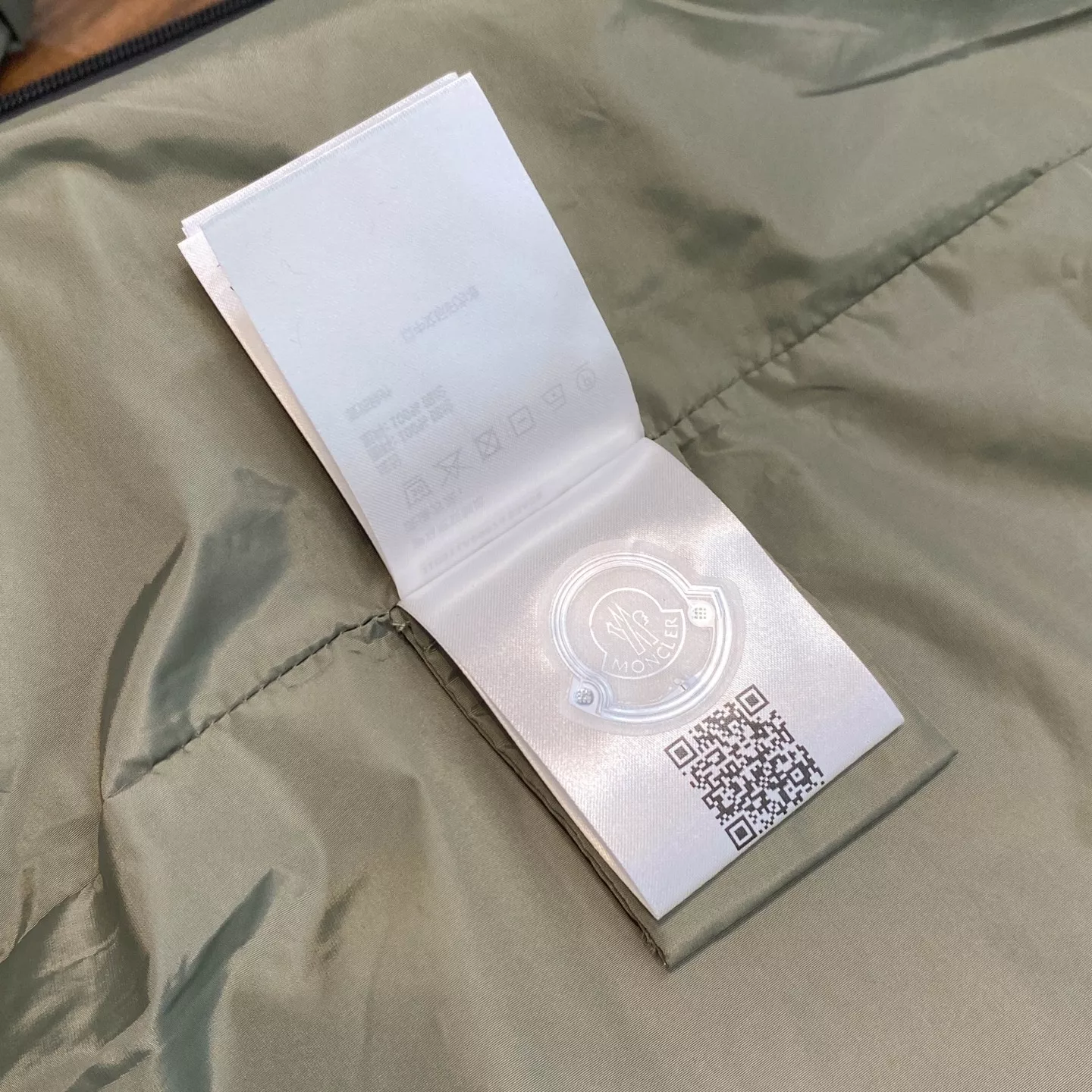 몽클레어 후드 경량 나일론 방풍 집업 베스트 상세 이미지 22