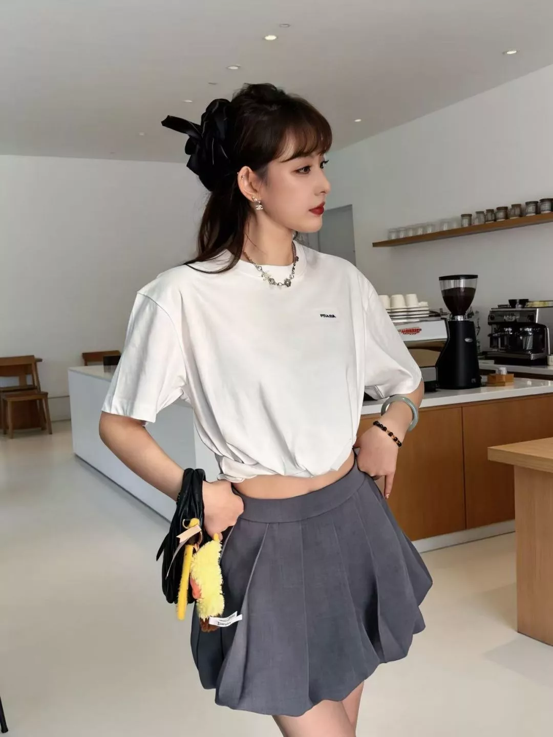 프라다 레터 로고 자수 코튼 반팔 티셔츠 상세 이미지 19