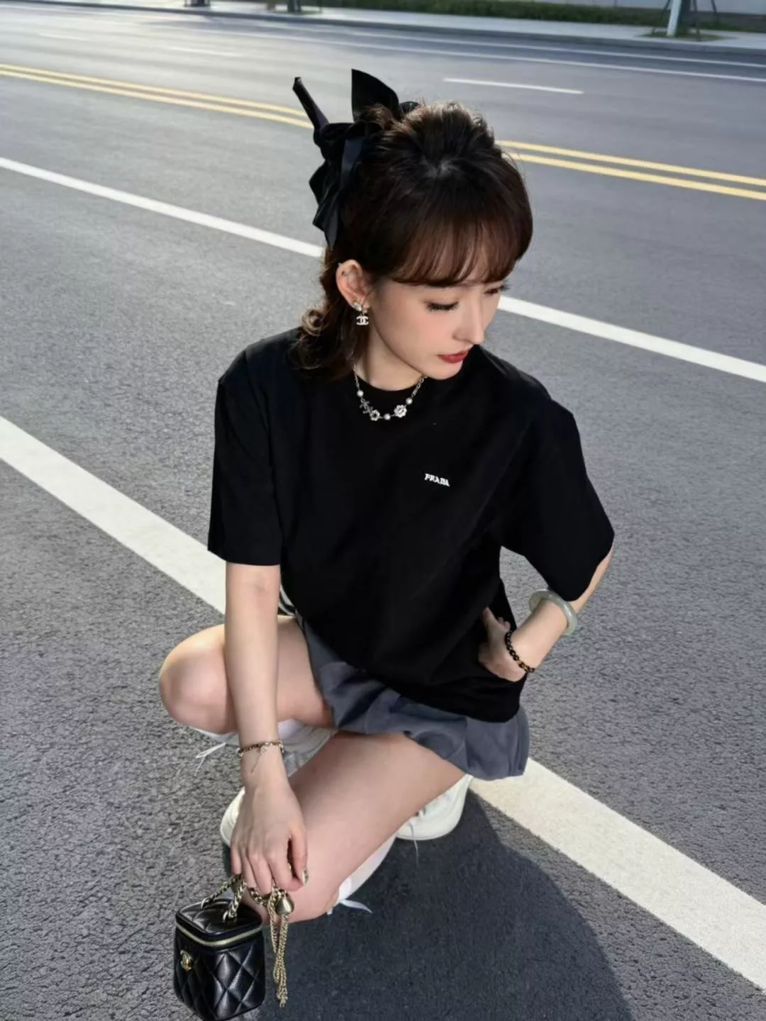 프라다 레터 로고 자수 코튼 반팔 티셔츠 상세 이미지 25