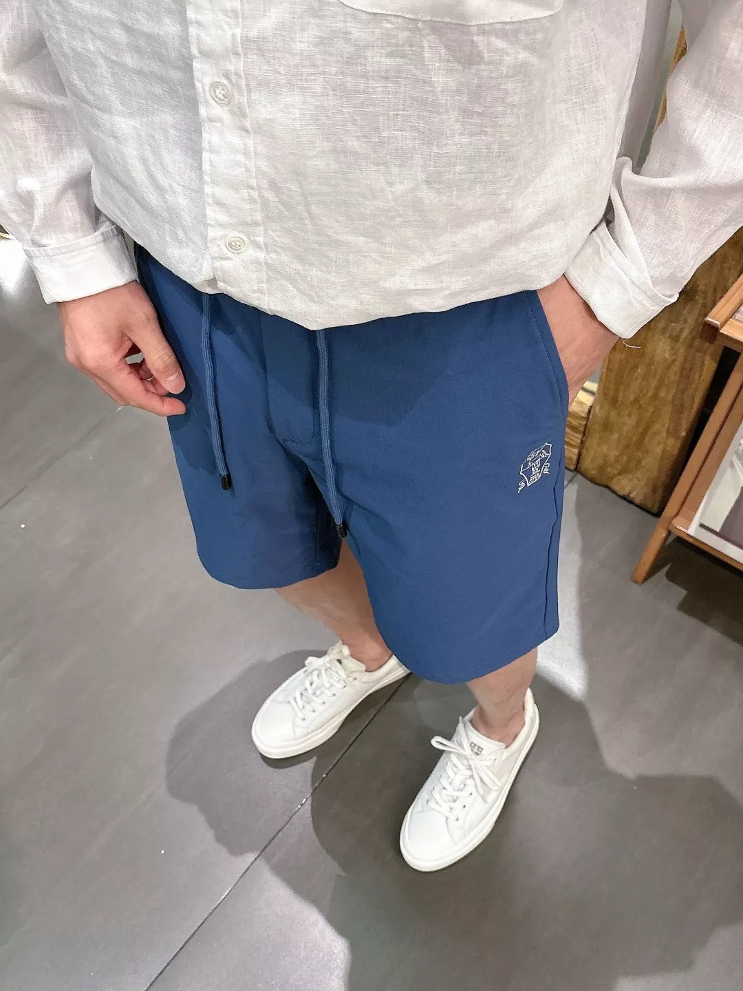 브루넬로쿠치넬리 배지 자수 드로스트링 쇼츠 상세 이미지 19