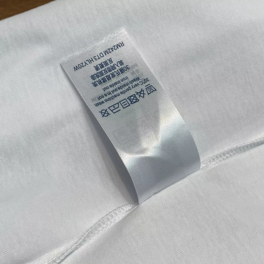 루이비통 그래피티 레터 로고 자수 반팔 티 상세 이미지 18