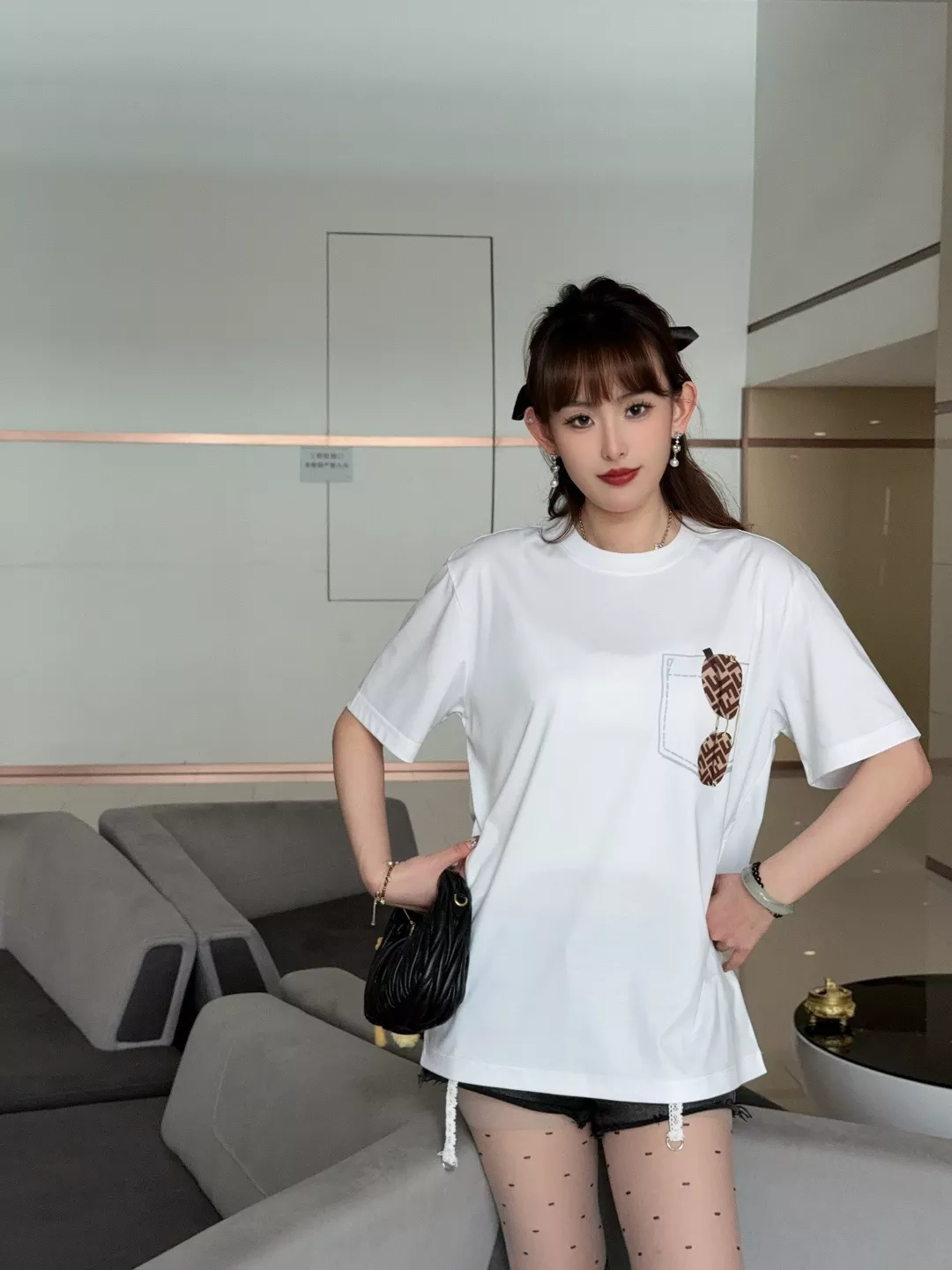 펜디 안경 포켓 프린트 반소매 티셔츠 상세 이미지 21