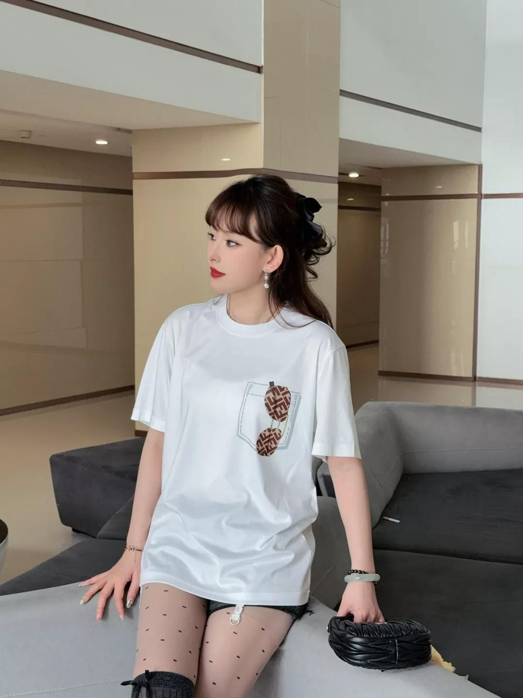 펜디 안경 포켓 프린트 반소매 티셔츠 상세 이미지 19