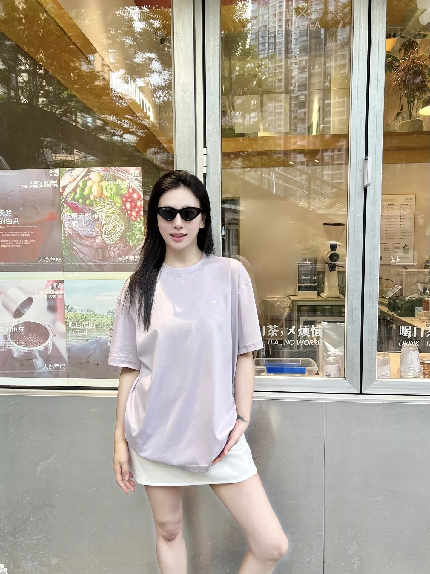 디올 로고 자수 라운드넥 반팔 티셔츠 상세 이미지 17