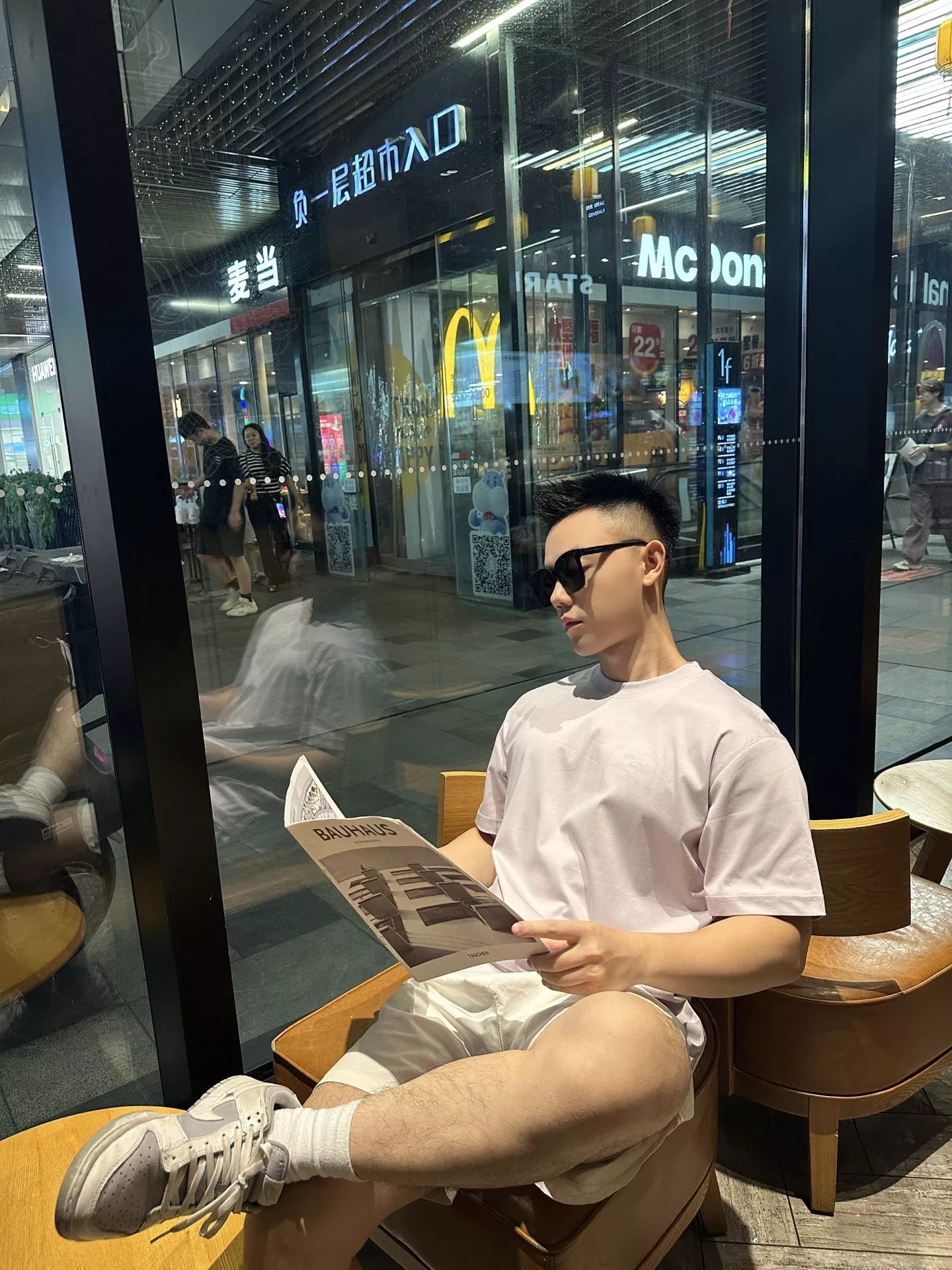 디올 로고 자수 라운드넥 반팔 티셔츠 상세 이미지 22