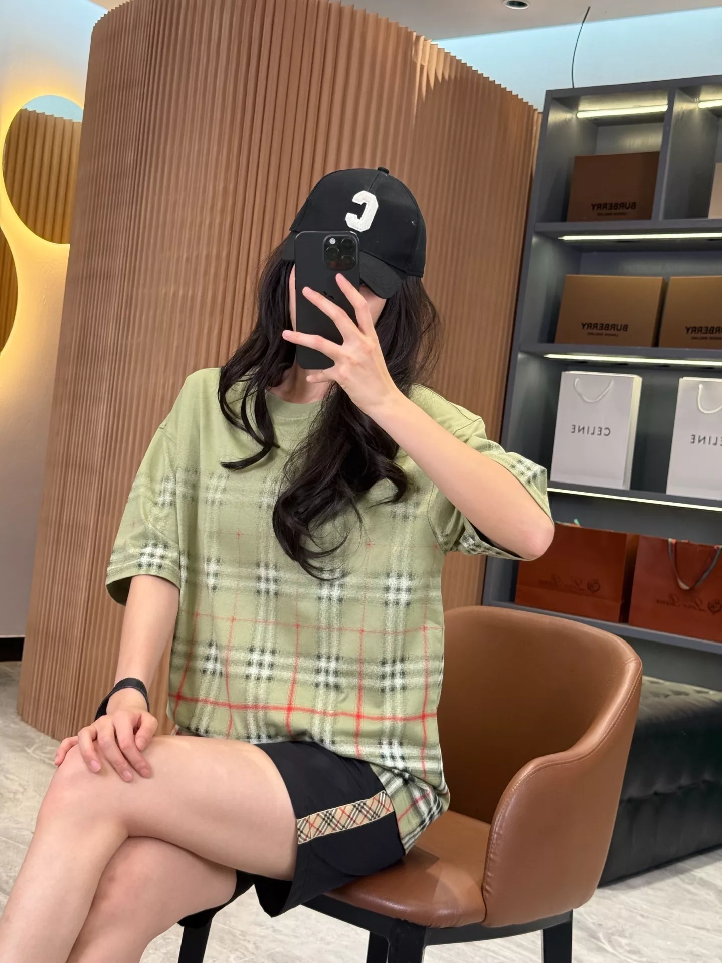 버버리 그라데이션 체크 코튼 반팔 티셔츠 상세 이미지 17