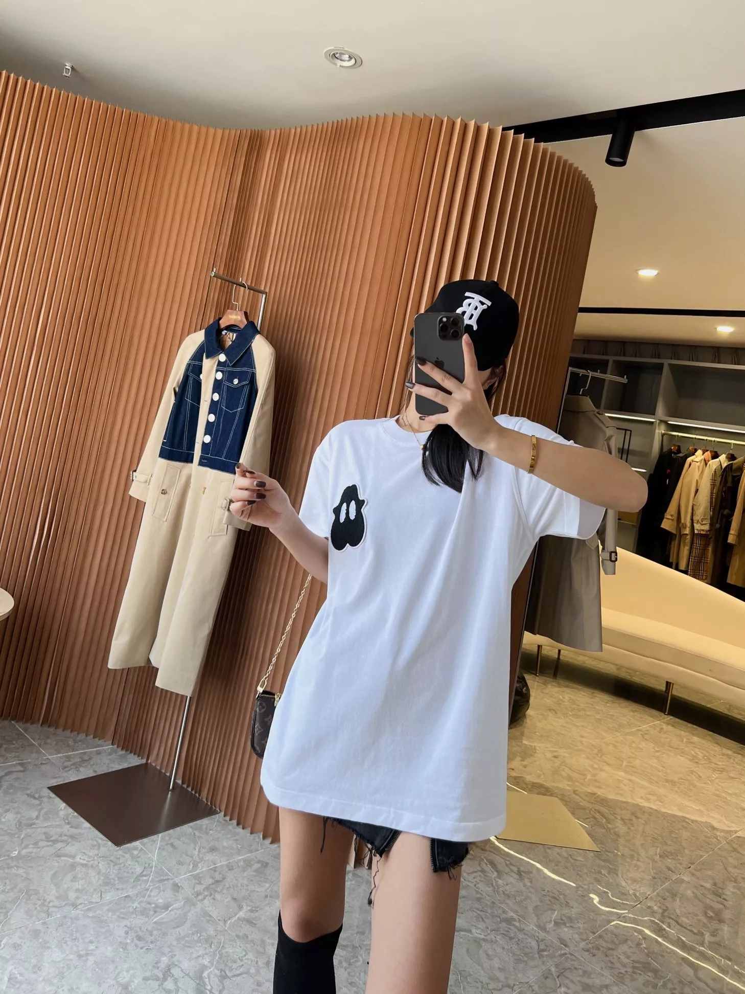 버버리 몬스터 자수 오버핏 코튼 반팔 상세 이미지 77