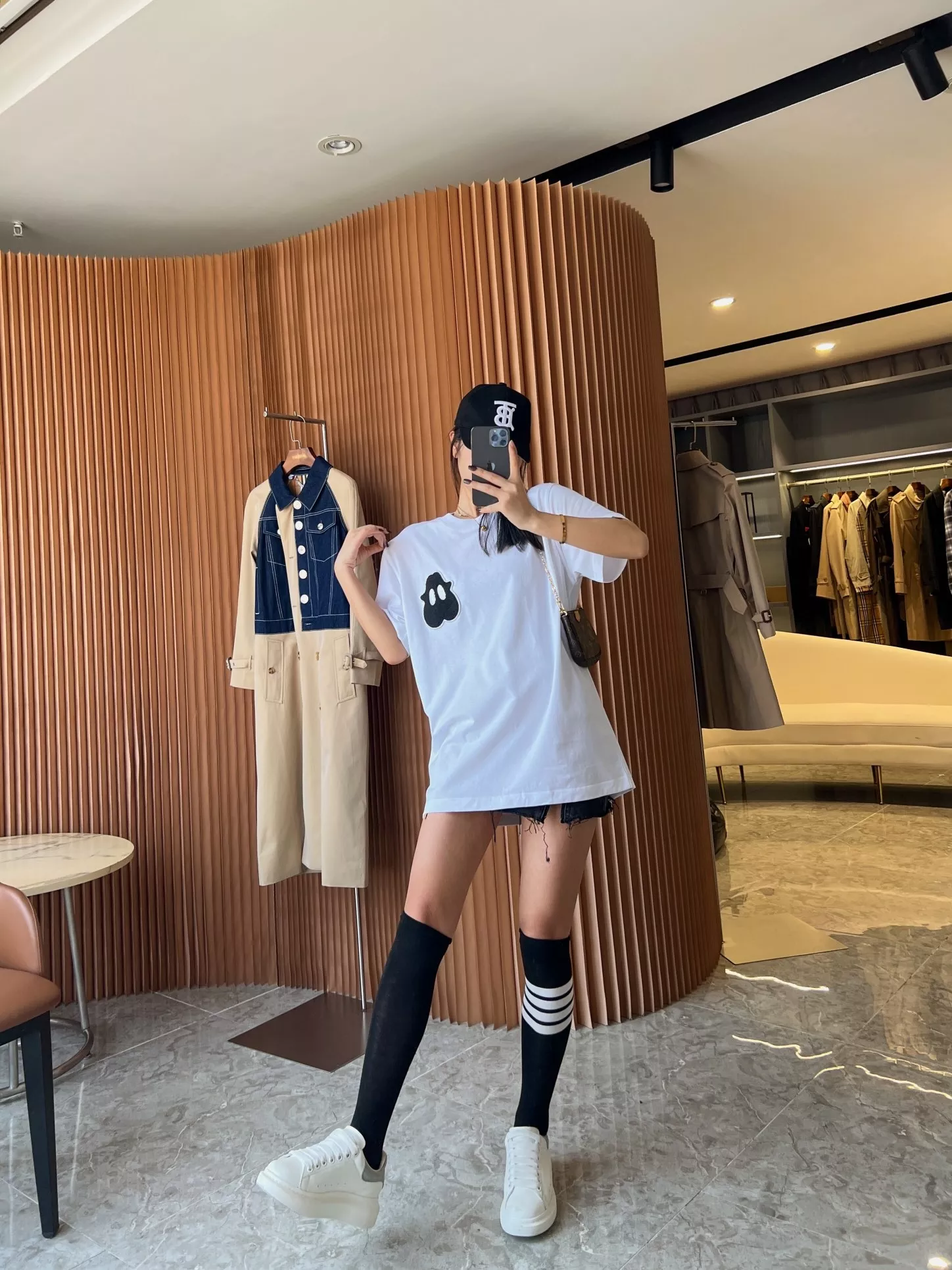버버리 몬스터 자수 오버핏 코튼 반팔 상세 이미지 71