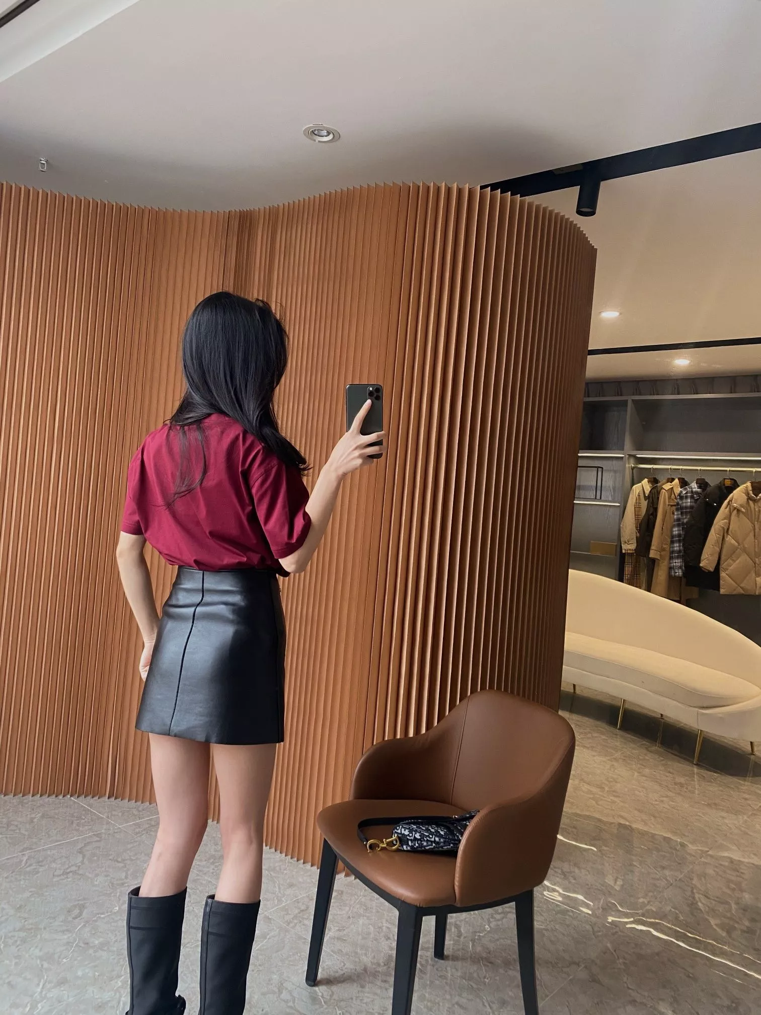 버버리 자수 로고 오버핏 코튼 티셔츠 상세 이미지 94