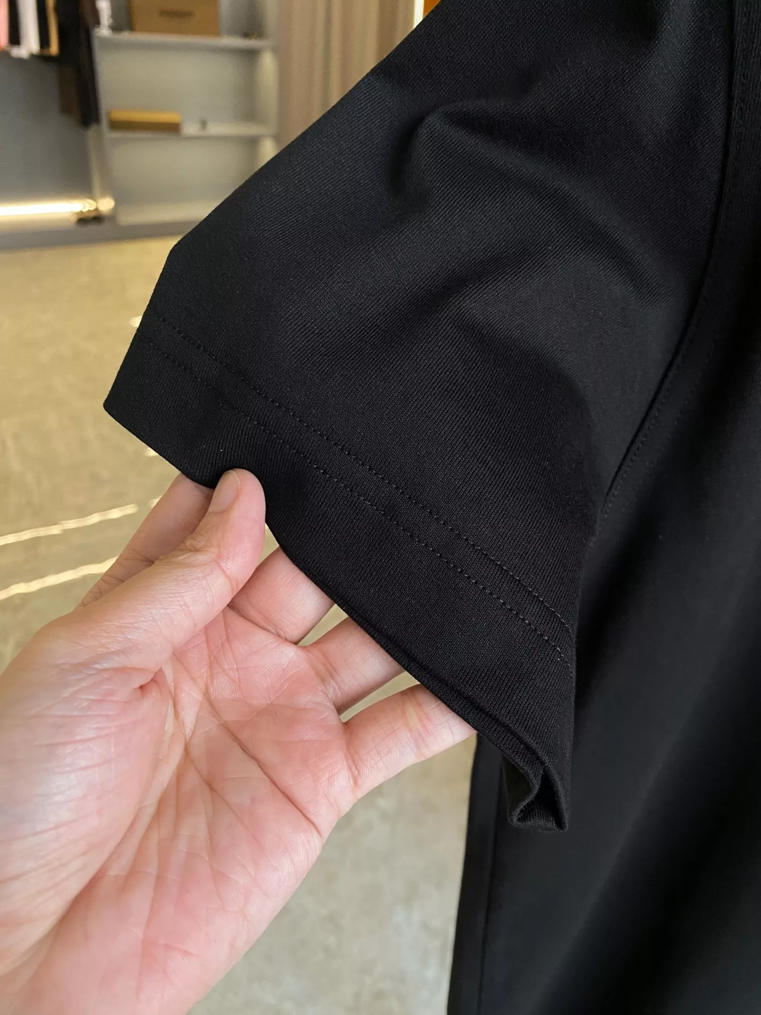 버버리 자수 로고 오버핏 코튼 티셔츠 상세 이미지 34