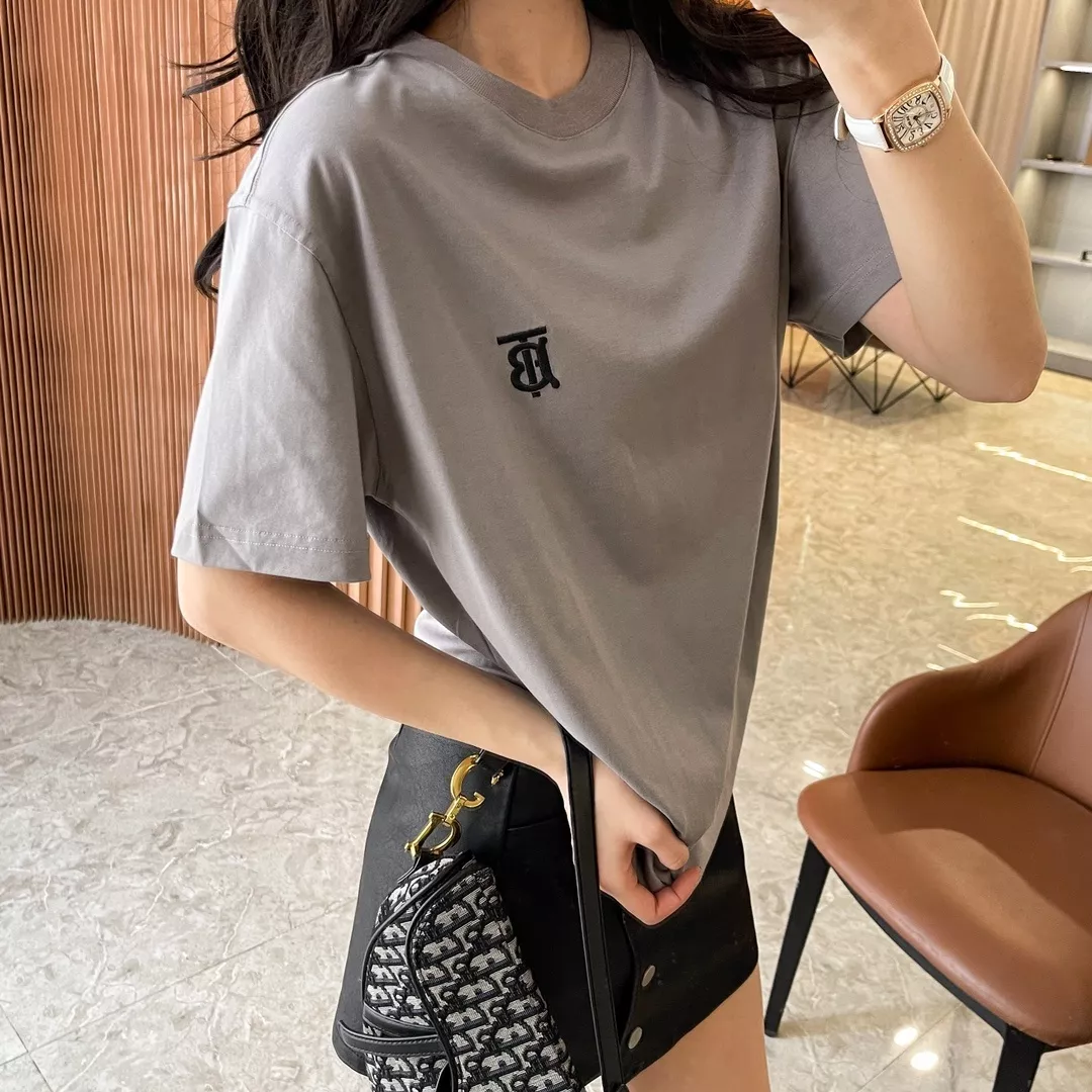 버버리 자수 로고 오버핏 코튼 티셔츠 상세 이미지 108