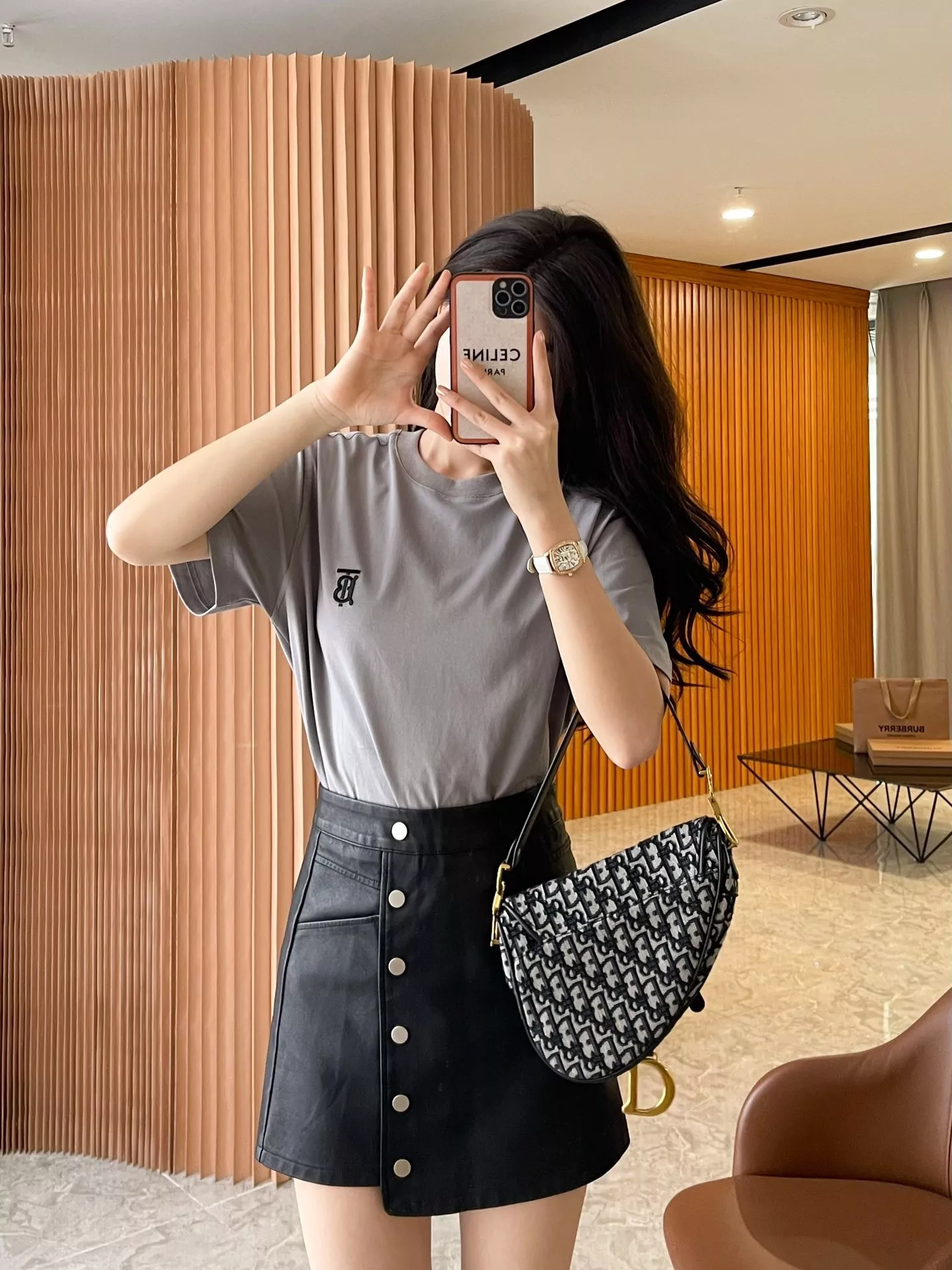 버버리 자수 로고 오버핏 코튼 티셔츠 상세 이미지 111