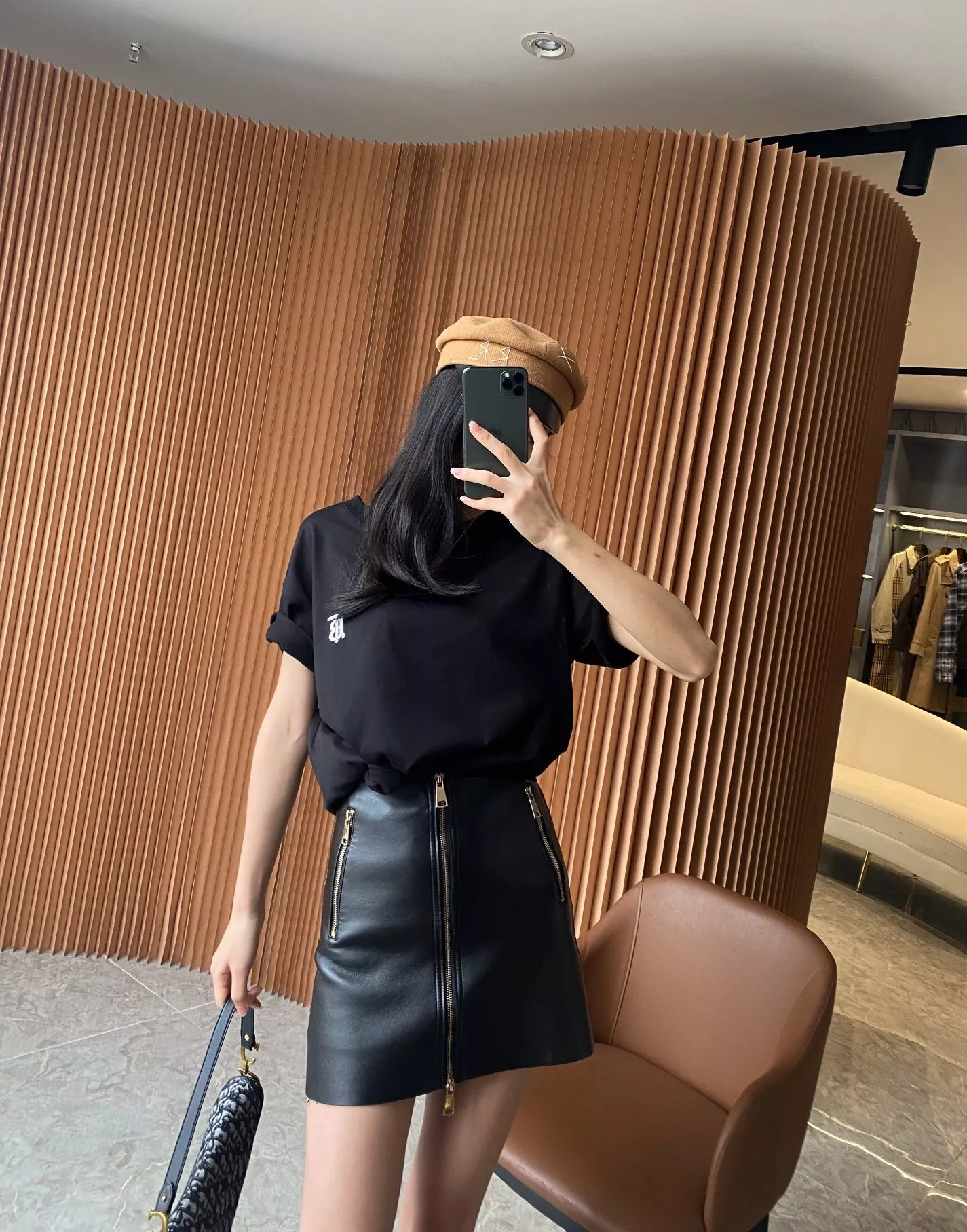버버리 자수 로고 오버핏 코튼 티셔츠 상세 이미지 84