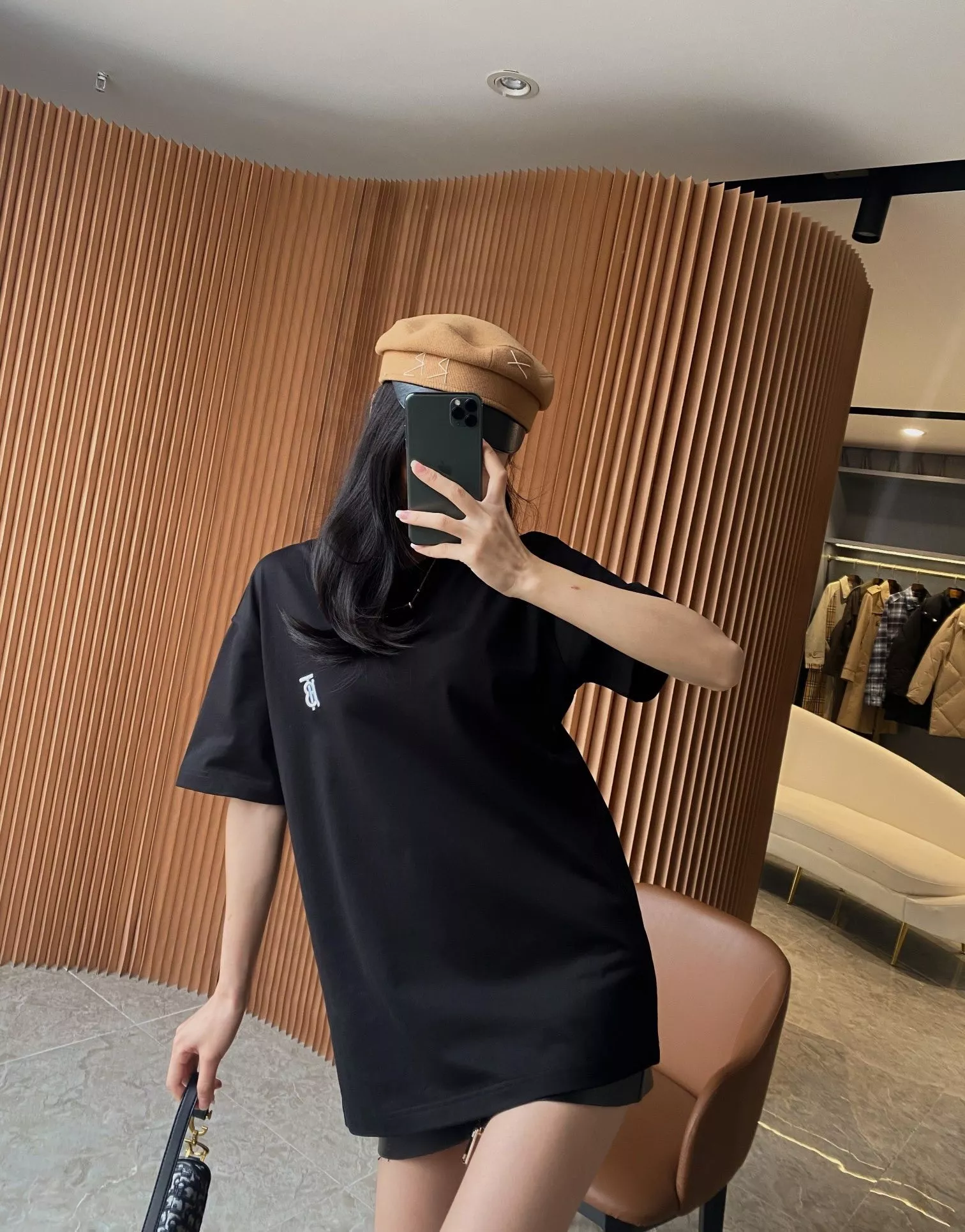 버버리 자수 로고 오버핏 코튼 티셔츠 상세 이미지 78