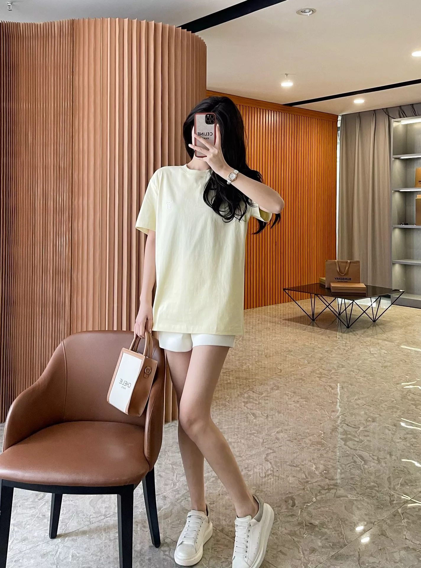 버버리 자수 로고 오버핏 코튼 티셔츠 상세 이미지 114