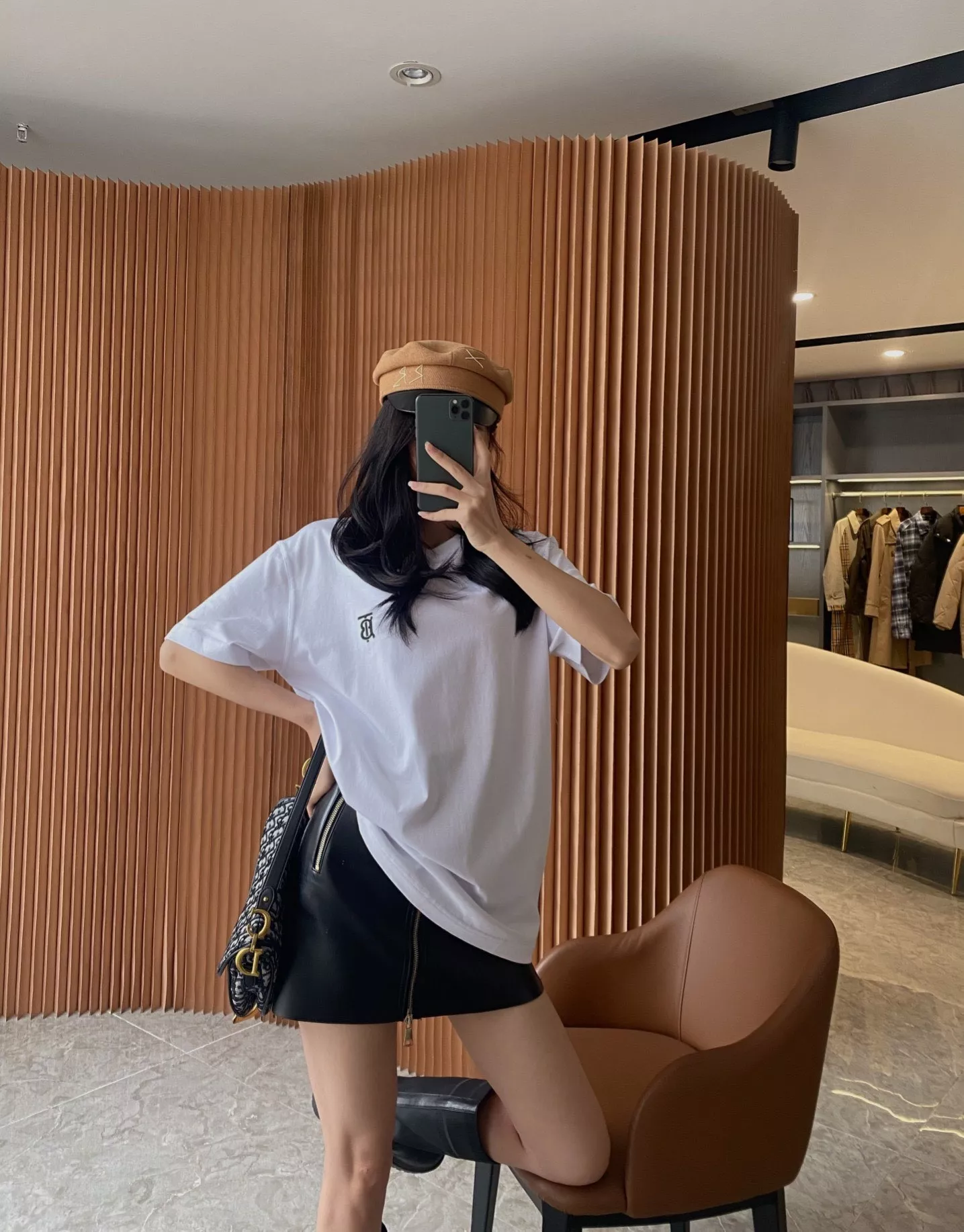 버버리 자수 로고 오버핏 코튼 티셔츠 상세 이미지 100