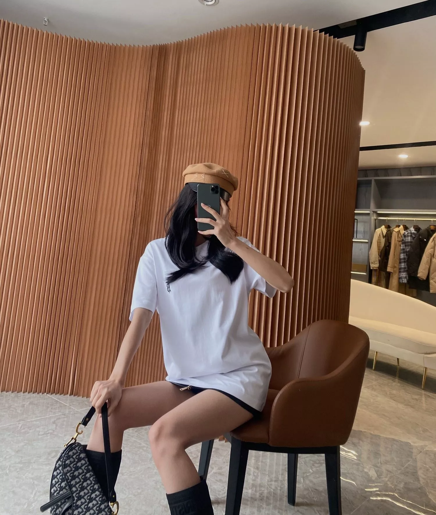 버버리 자수 로고 오버핏 코튼 티셔츠 상세 이미지 102
