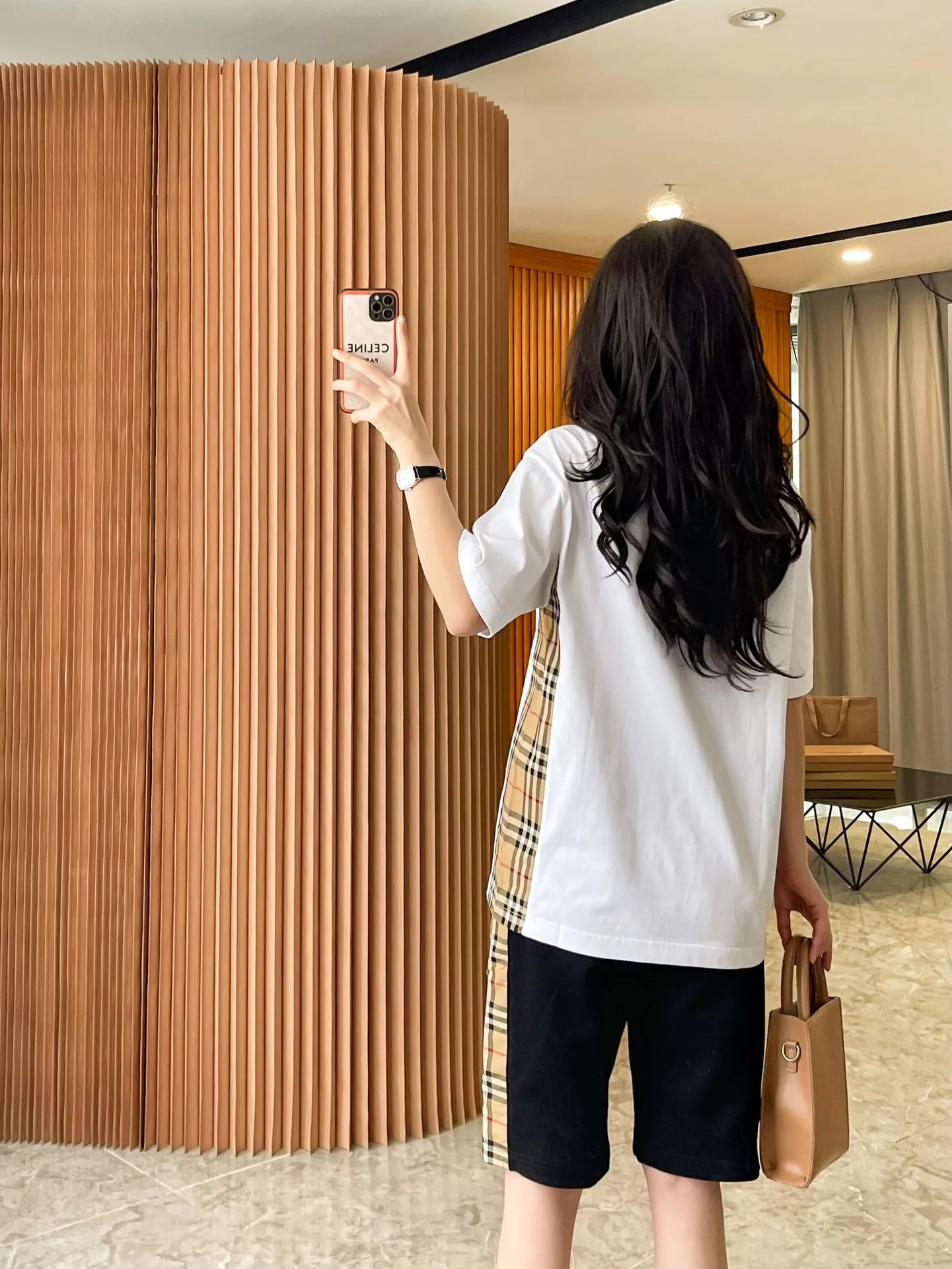 버버리 로고 자수 체크 패널 코튼 티셔츠 상세 이미지 53