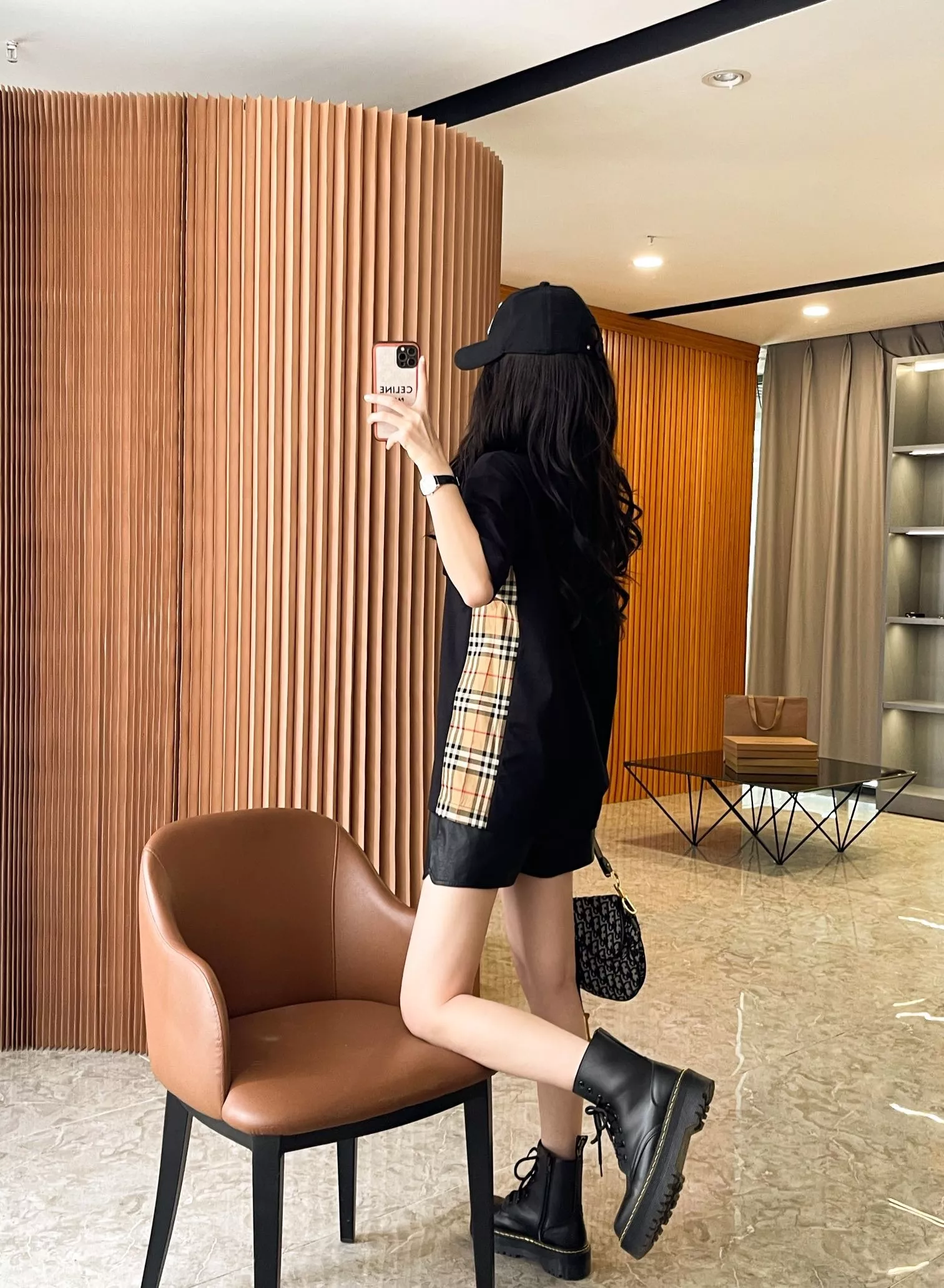 버버리 로고 자수 체크 패널 코튼 티셔츠 상세 이미지 59