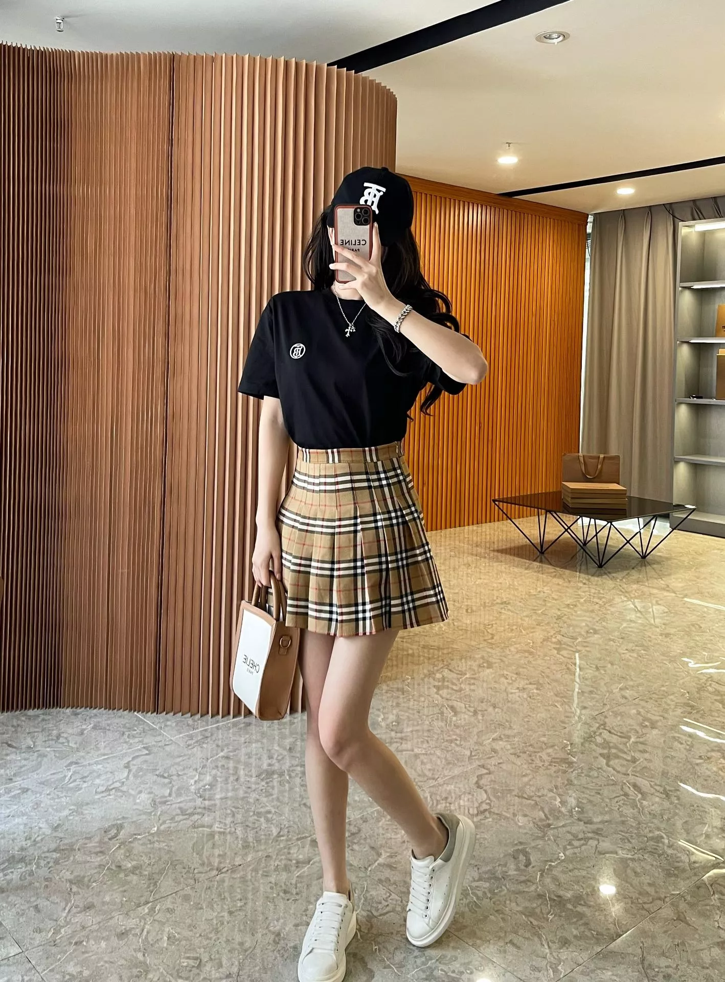 버버리 원형 로고 자수 코튼 티셔츠 상세 이미지 91