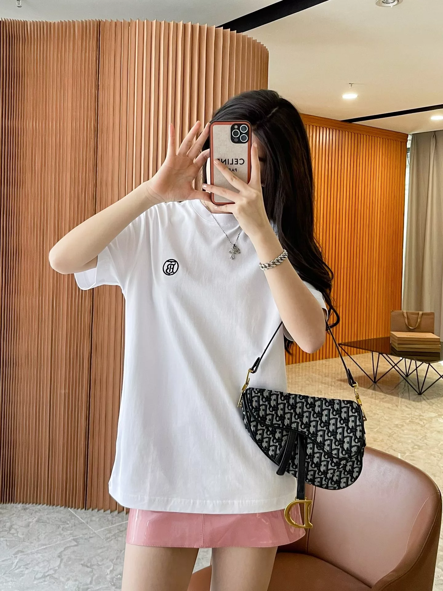 버버리 원형 로고 자수 코튼 티셔츠 상세 이미지 81