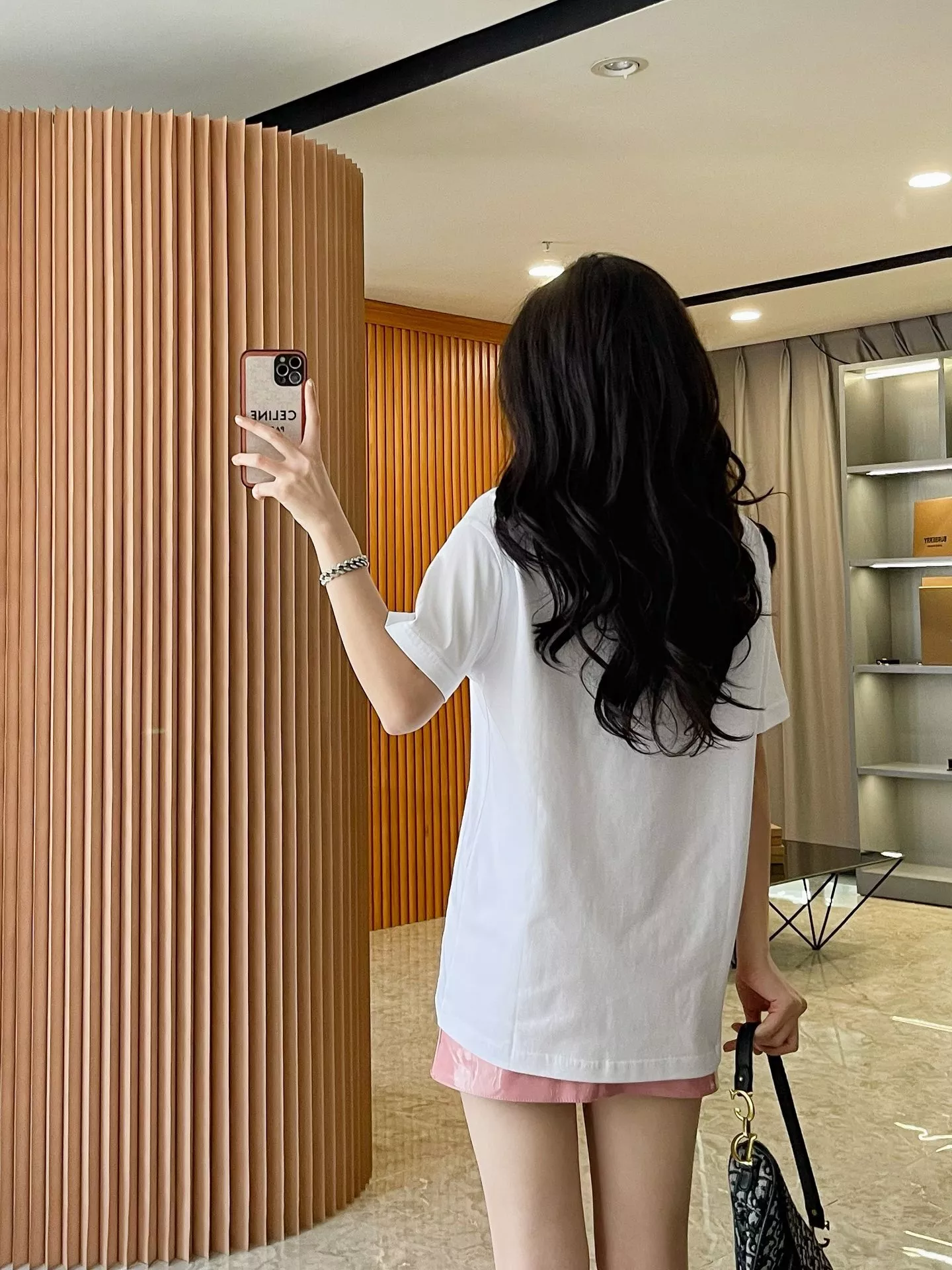버버리 원형 로고 자수 코튼 티셔츠 상세 이미지 82