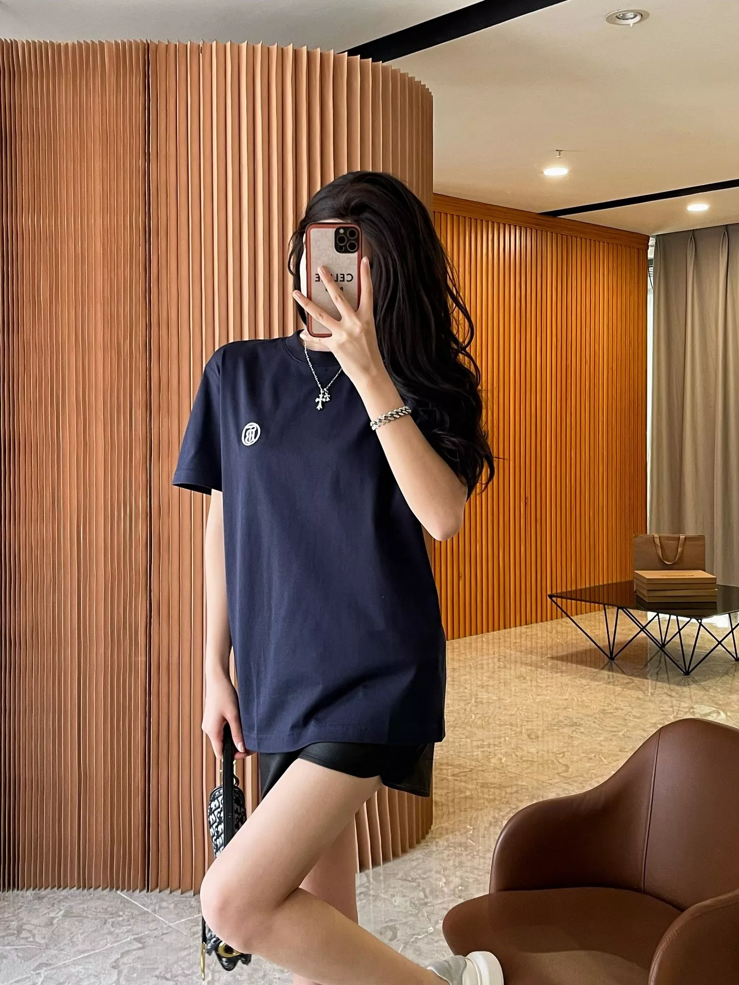 버버리 원형 로고 자수 코튼 티셔츠 상세 이미지 103