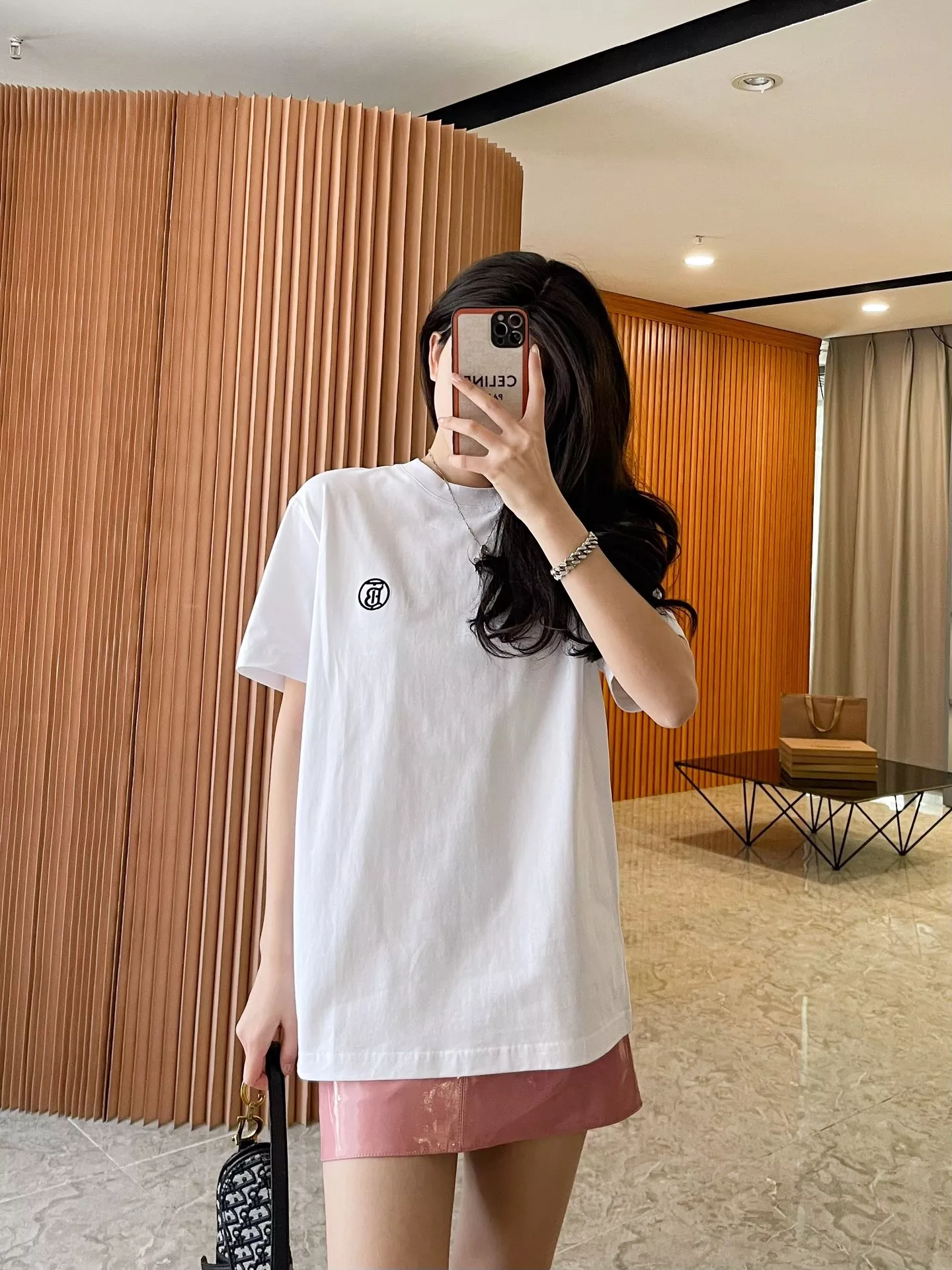 버버리 원형 로고 자수 코튼 티셔츠 상세 이미지 77
