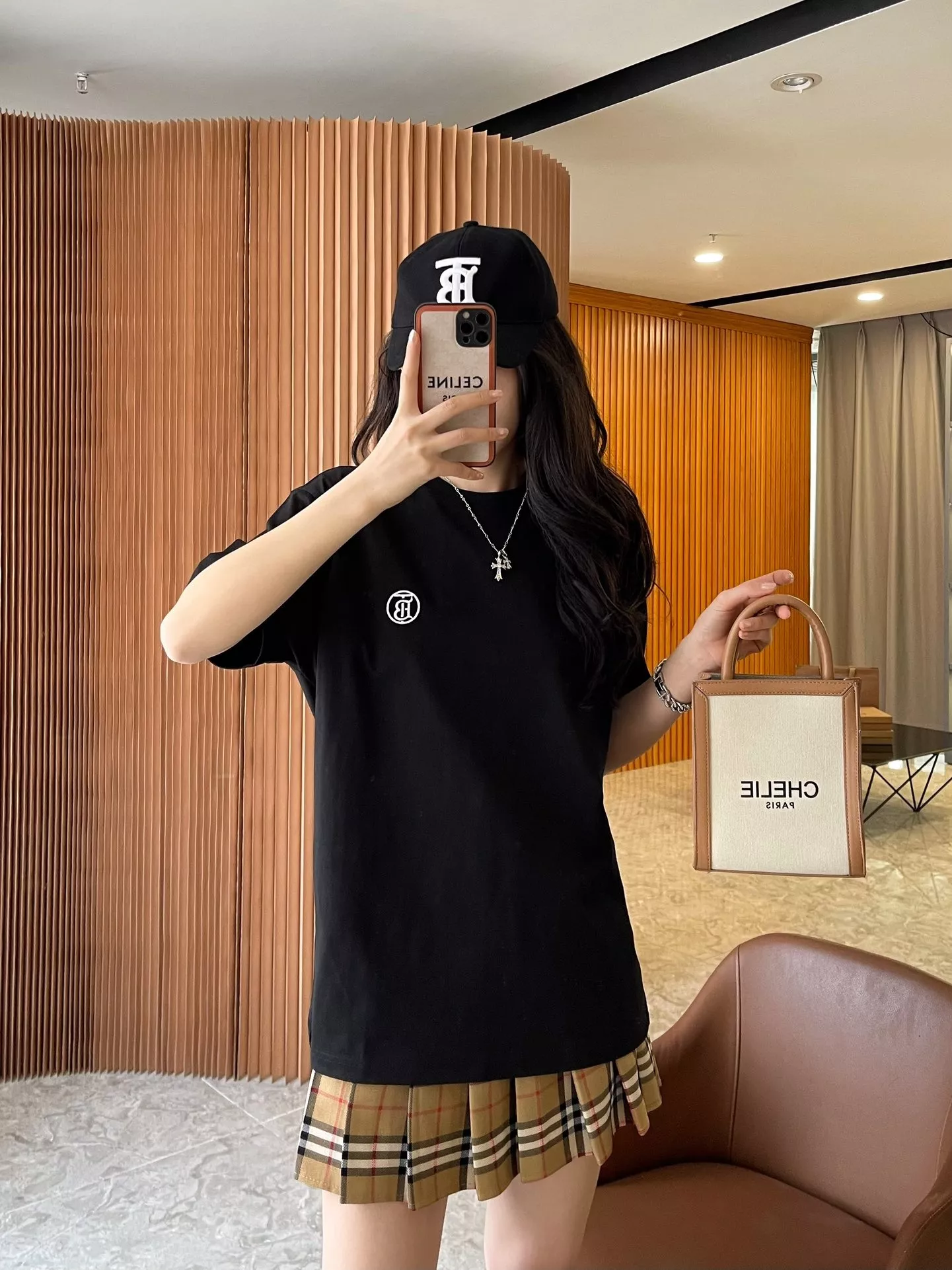 버버리 원형 로고 자수 코튼 티셔츠 상세 이미지 90