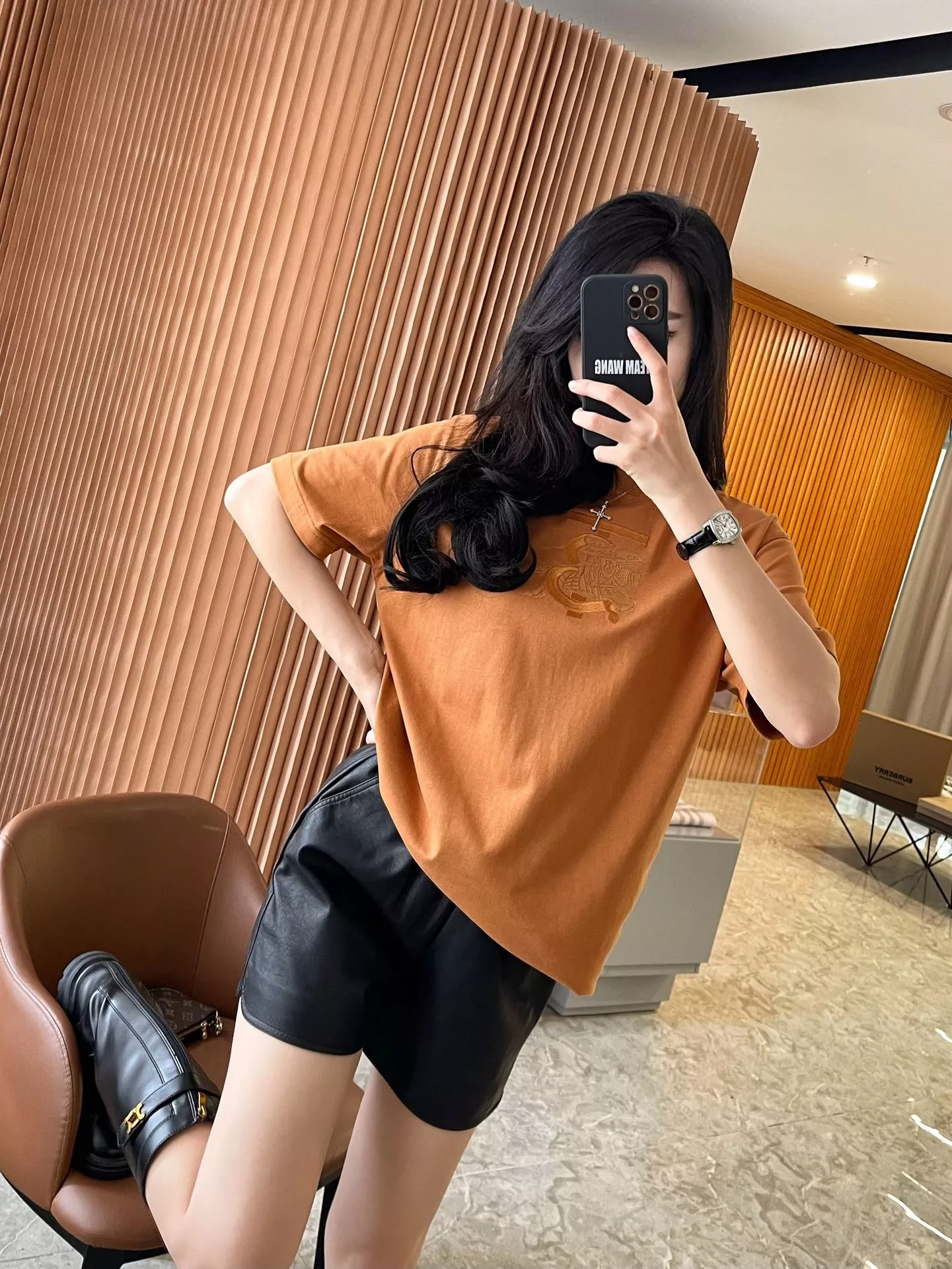버버리 마술 기사 자수 코튼 반소매 티셔츠 상세 이미지 56