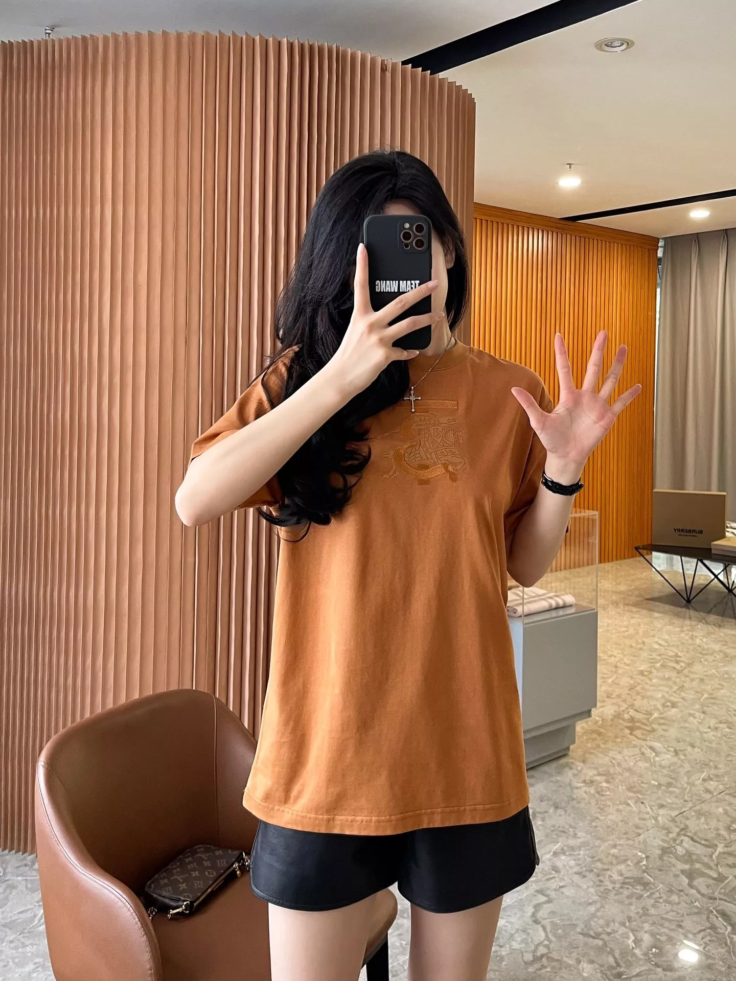 버버리 마술 기사 자수 코튼 반소매 티셔츠 상세 이미지 59