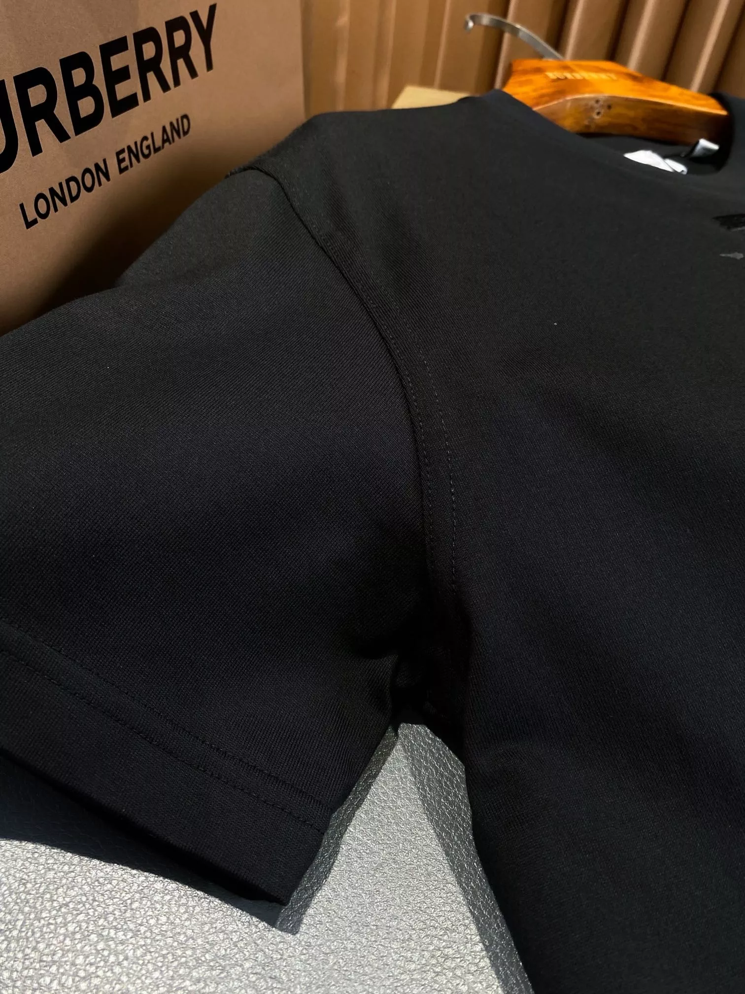 버버리 마술 기사 자수 코튼 반소매 티셔츠 상세 이미지 26