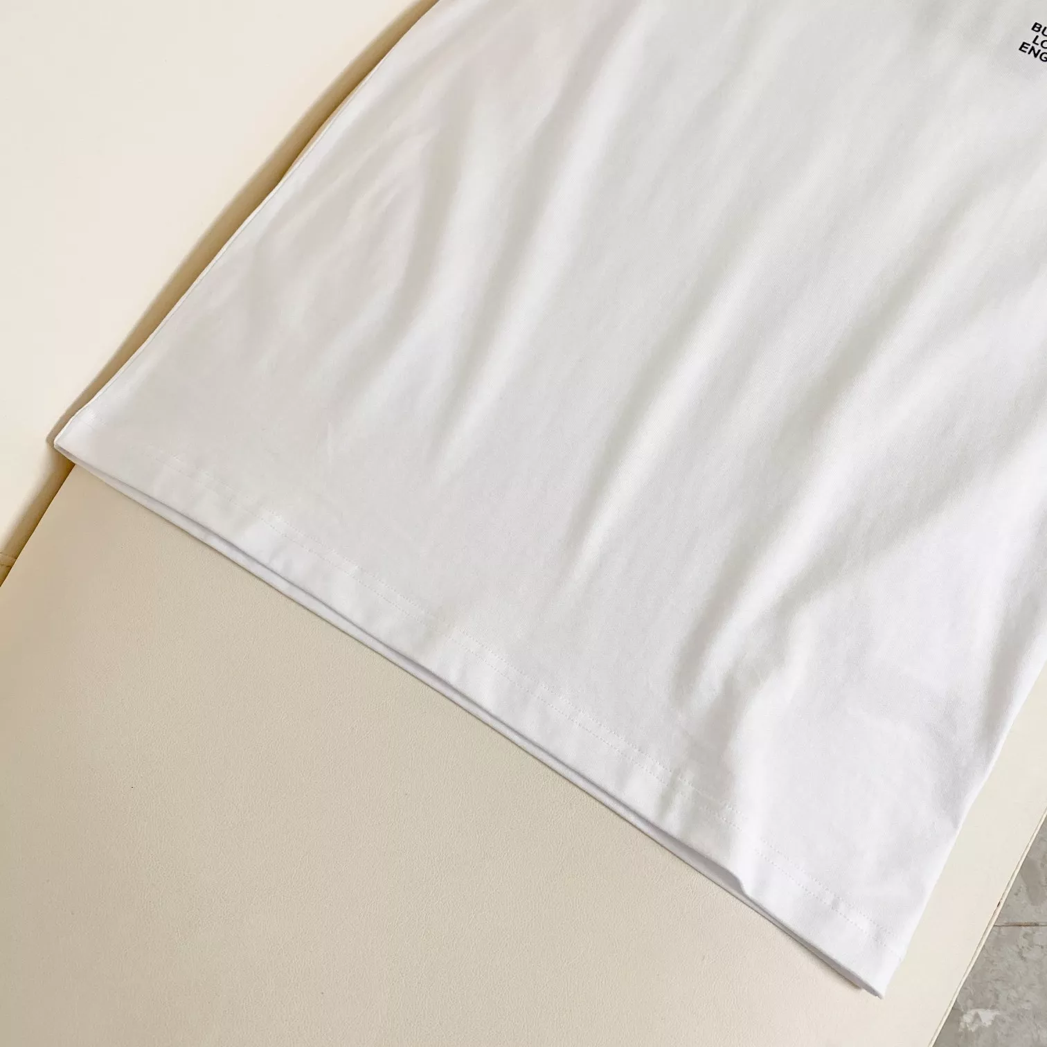 버버리 하트 자수 로고 코튼 반소매 티셔츠 상세 이미지 21