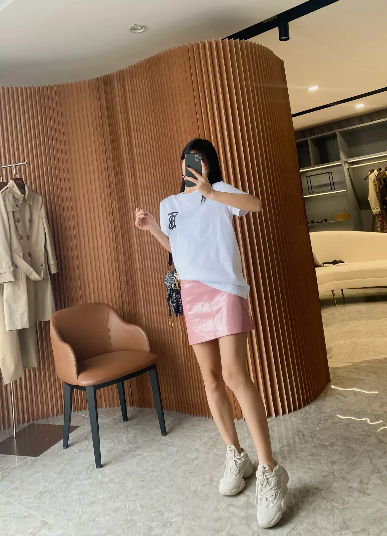 버버리 로고 프린트 루즈핏 라운드 티셔츠 상세 이미지 79