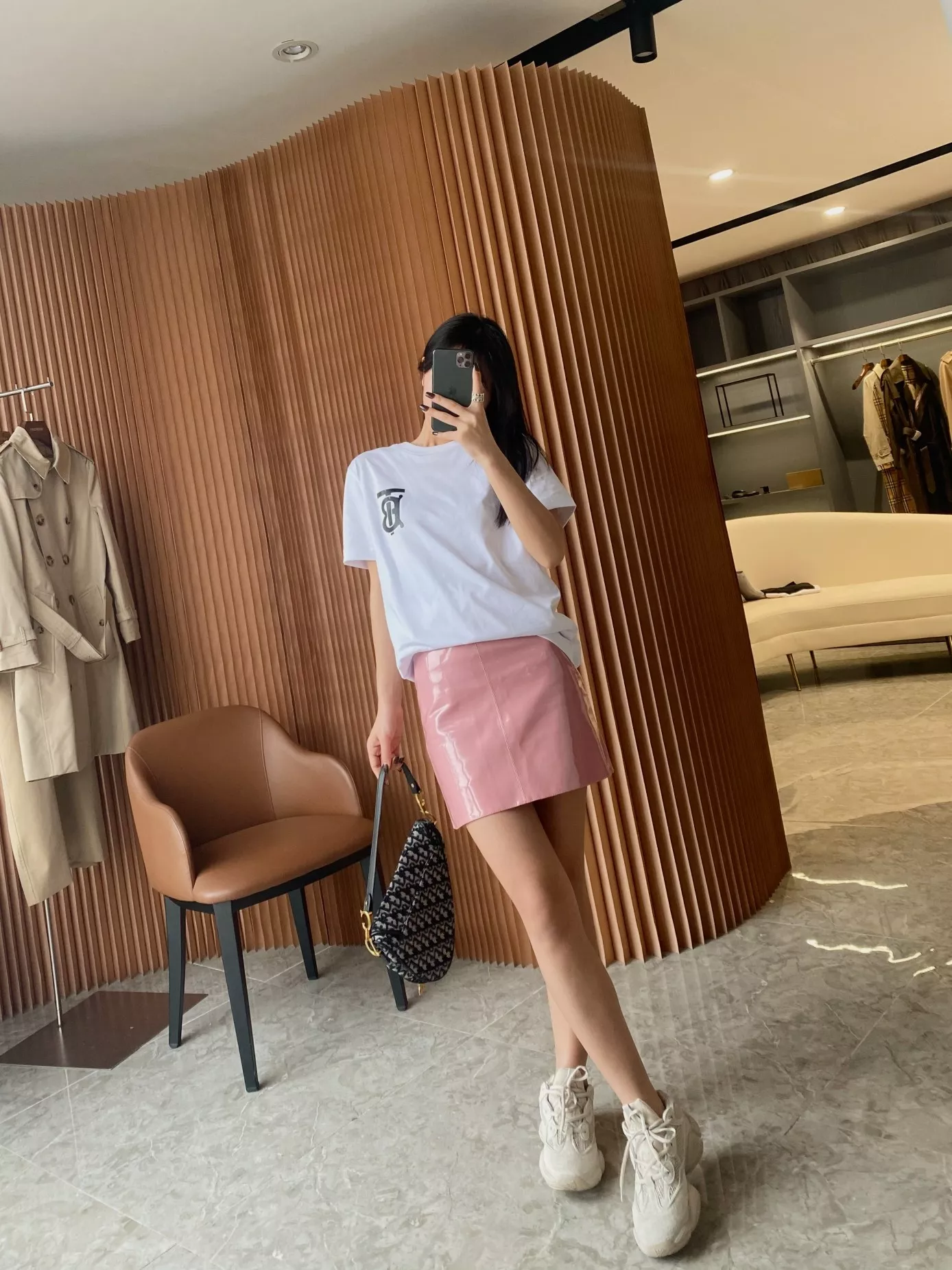 버버리 로고 프린트 루즈핏 라운드 티셔츠 상세 이미지 81