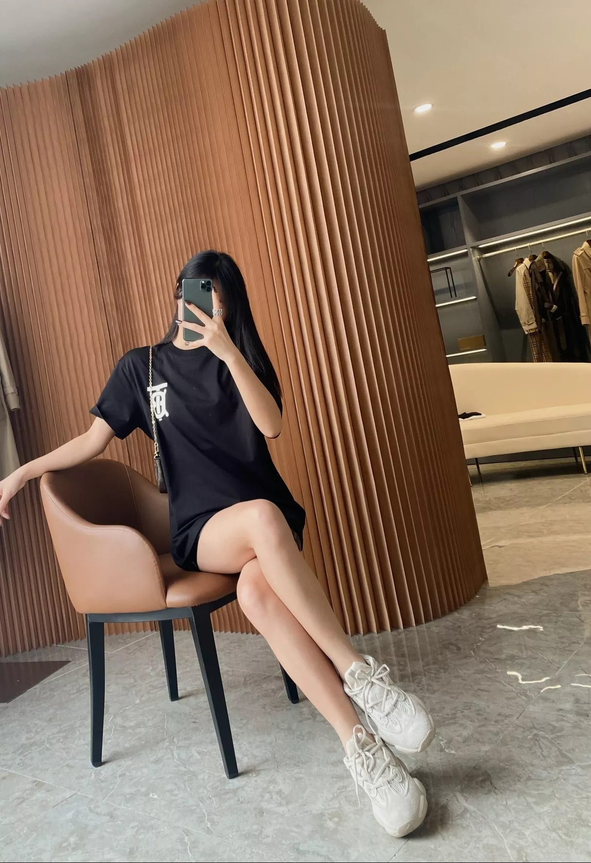 버버리 로고 프린트 루즈핏 라운드 티셔츠 상세 이미지 90