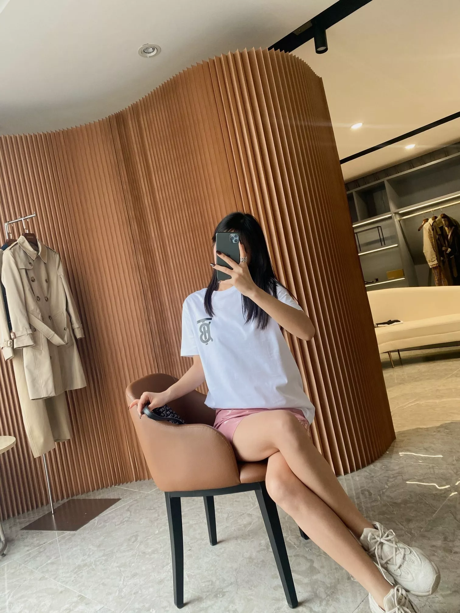 버버리 로고 프린트 루즈핏 라운드 티셔츠 상세 이미지 76